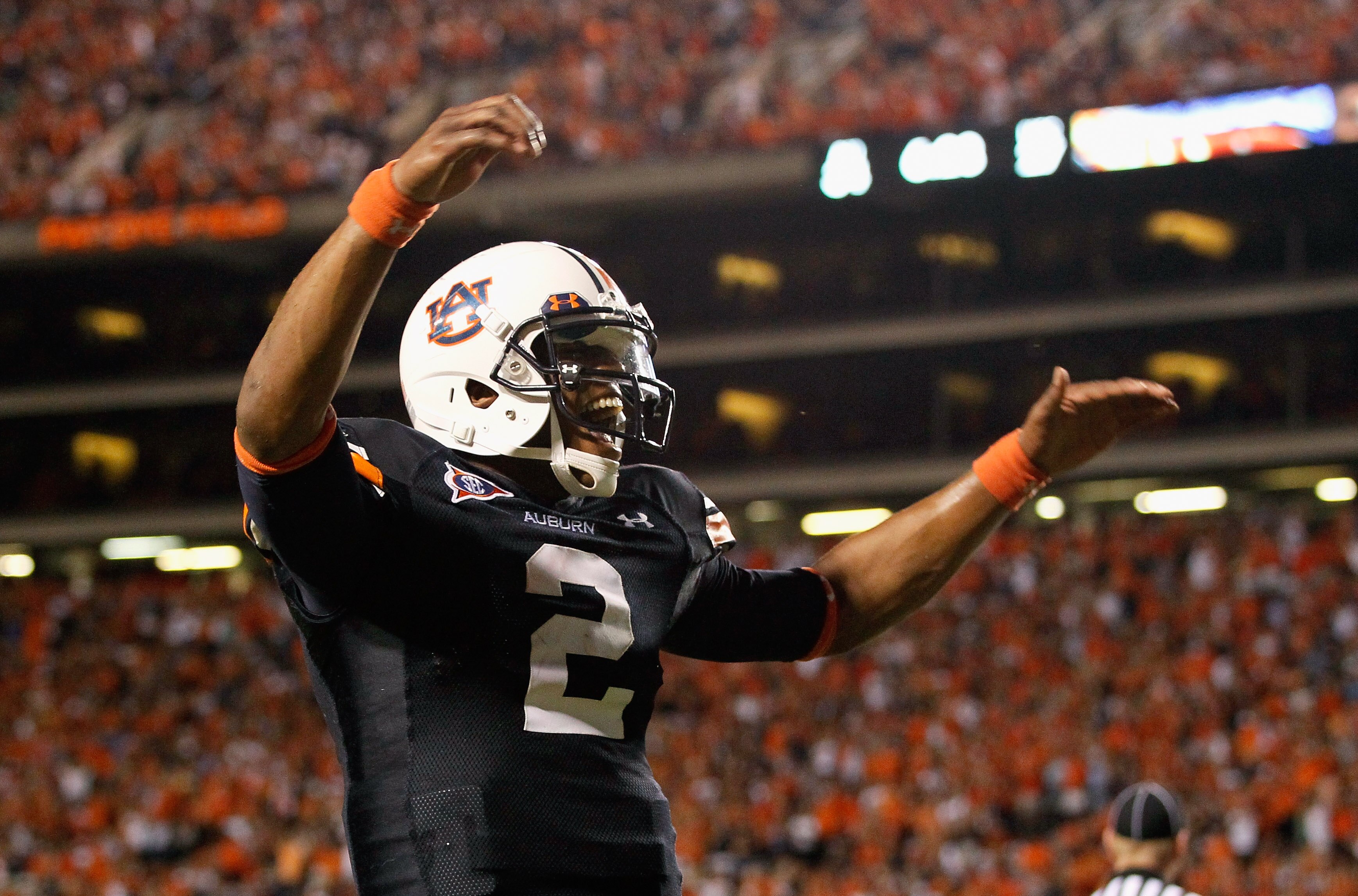AUBURN, AL - SEPTEMBER 25:  Quarterback Cameron Newton #2 of the Auburn Tigers against the South Carolina Gamecocks at Jordan-Hare Stadium on September 25, 2010 in Auburn, Alabama.  (Photo by Kevin C. Cox/Getty Images)