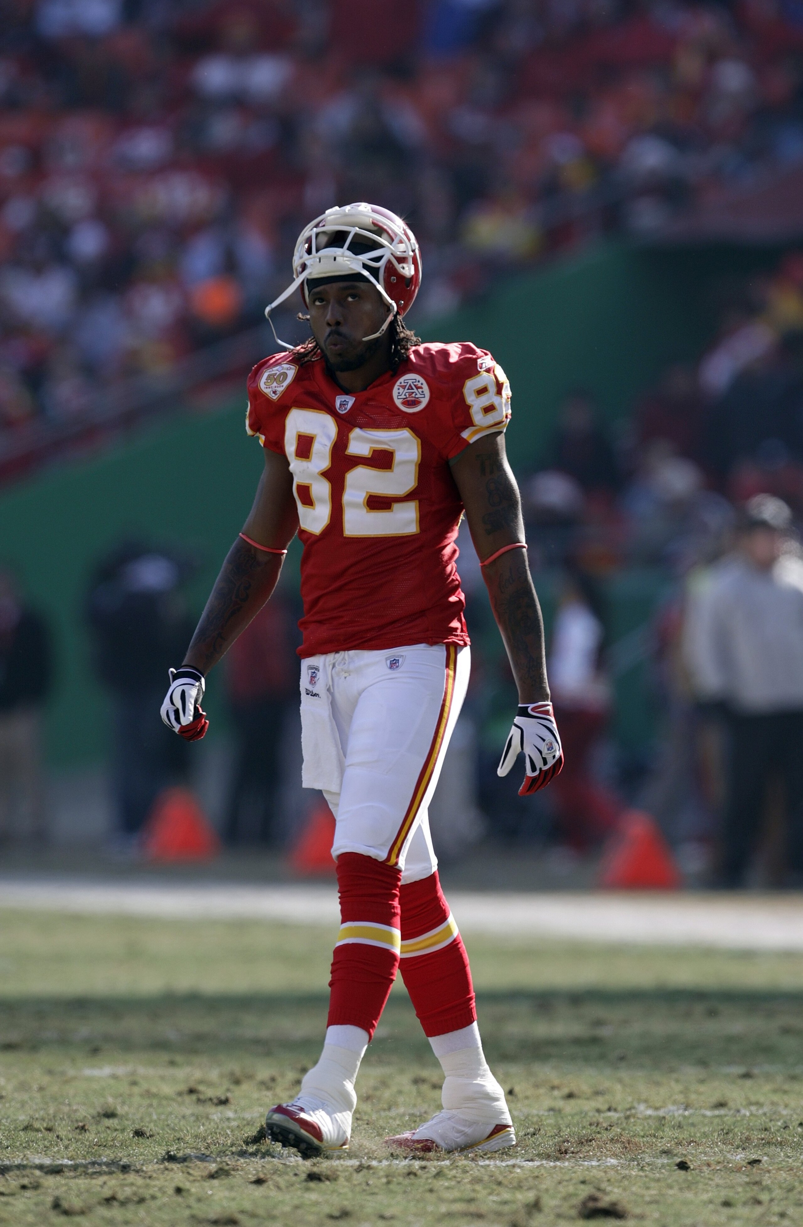 KANSAS CITY, MO - DECEMBER 20:  Dwayne Bowe #82 of the Kansas City Chiefs looks on during their NFL game against the Cleveland Browns on December 20, 2009 at Arrowhead Stadium in Kansas City, Missouri. The Browns defeated the Chiefs 41-34. (Photo by Jamie