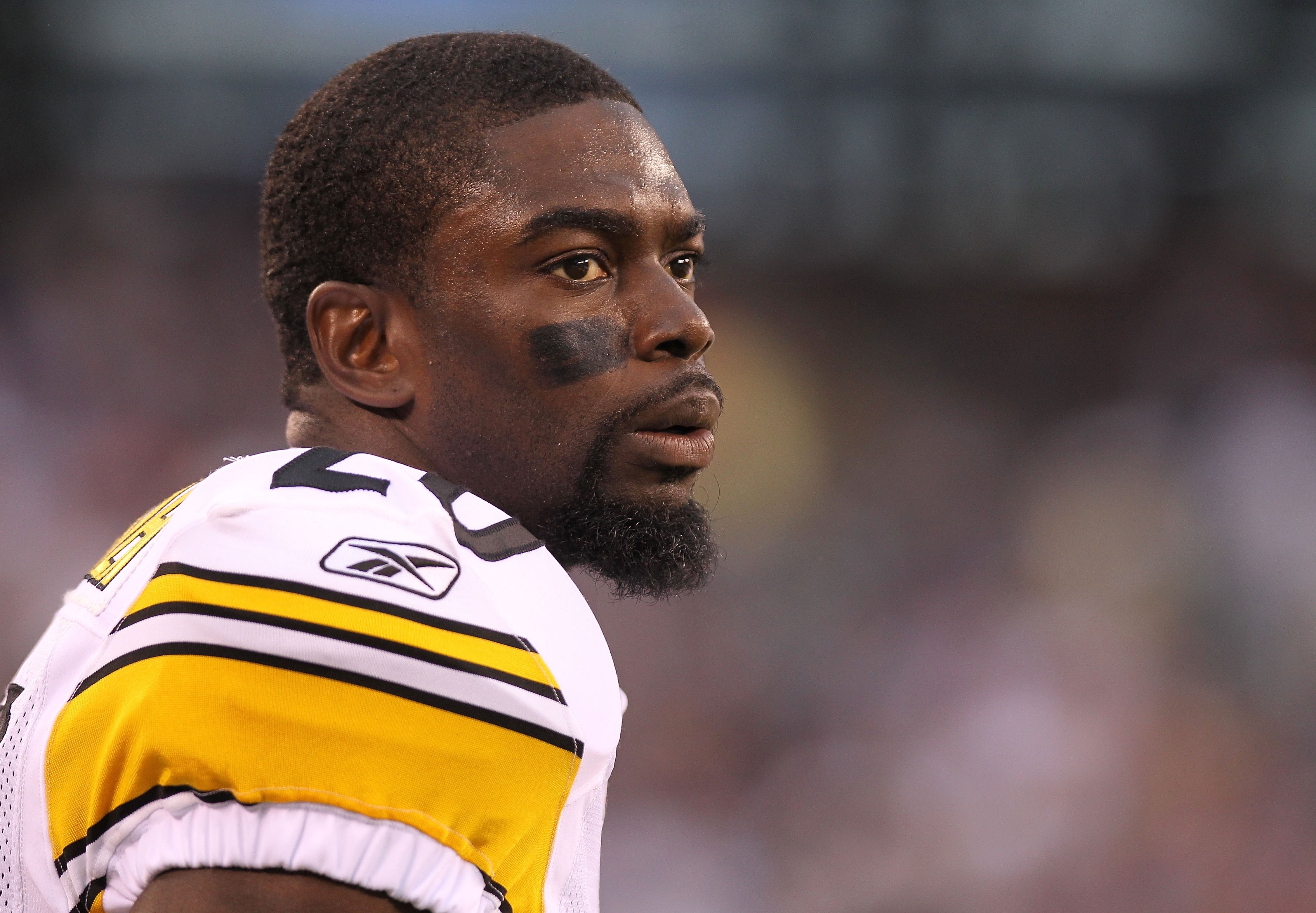 EAST RUTHERFORD, NJ - AUGUST 21:  Bryant McFadden #20 of the Pittsburgh Steelers against the New York Giants during their preseason game at New Meadowlands Stadium on August 21, 2010 in East Rutherford, New Jersey.  (Photo by Nick Laham/Getty Images)