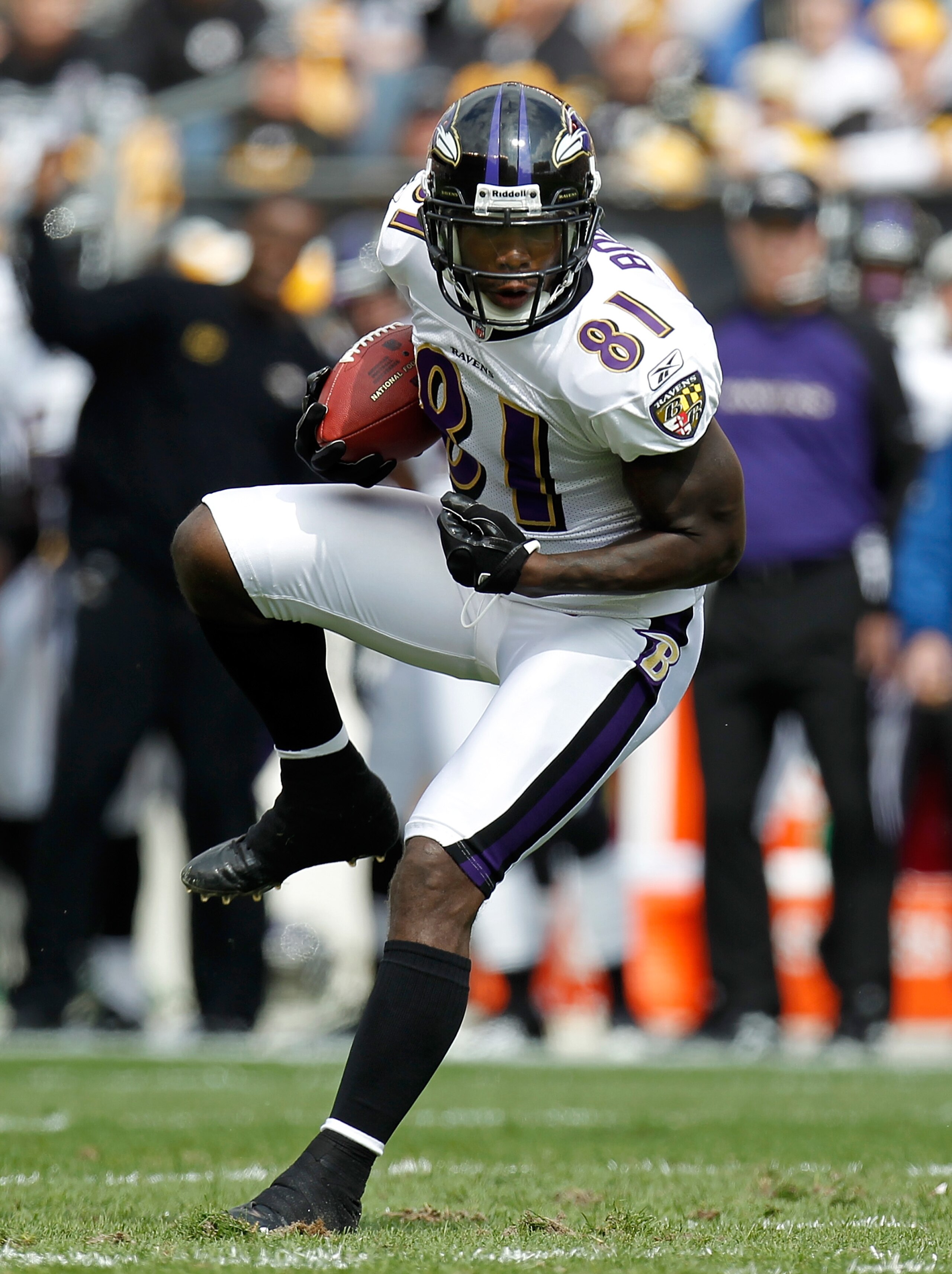 PITTSBURGH - OCTOBER 03: Anquan Boldin #81 of the Baltimore Ravens makes a catch during the game against the Pittsburgh Steelers on October 3, 2010 at Heinz Field in Pittsburgh, Pennsylvania. (Photo by Gregory Shamus/Getty Images)