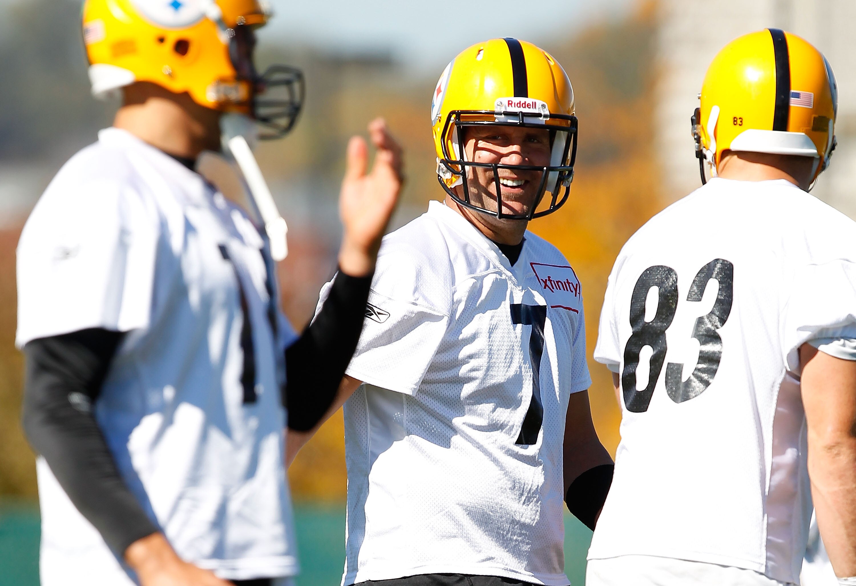 PITTSBURGH - OCTOBER 13:  Ben Roethlisberger #7 of the Pittsburgh Steelers jokes with teammates while practicing at the Pittsburgh Steelers South Side training facility on October 13, 2010 in Pittsburgh, Pennsylvania.  (Photo by Jared Wickerham/Getty Imag