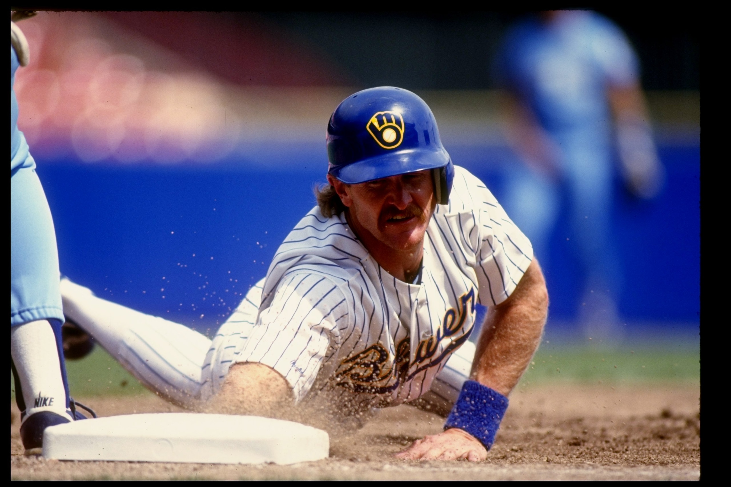 1990:  Shortstop Robin Yount of the Milwaukee Brewers slides into base. Mandatory Credit: Allsport  /Allsport
