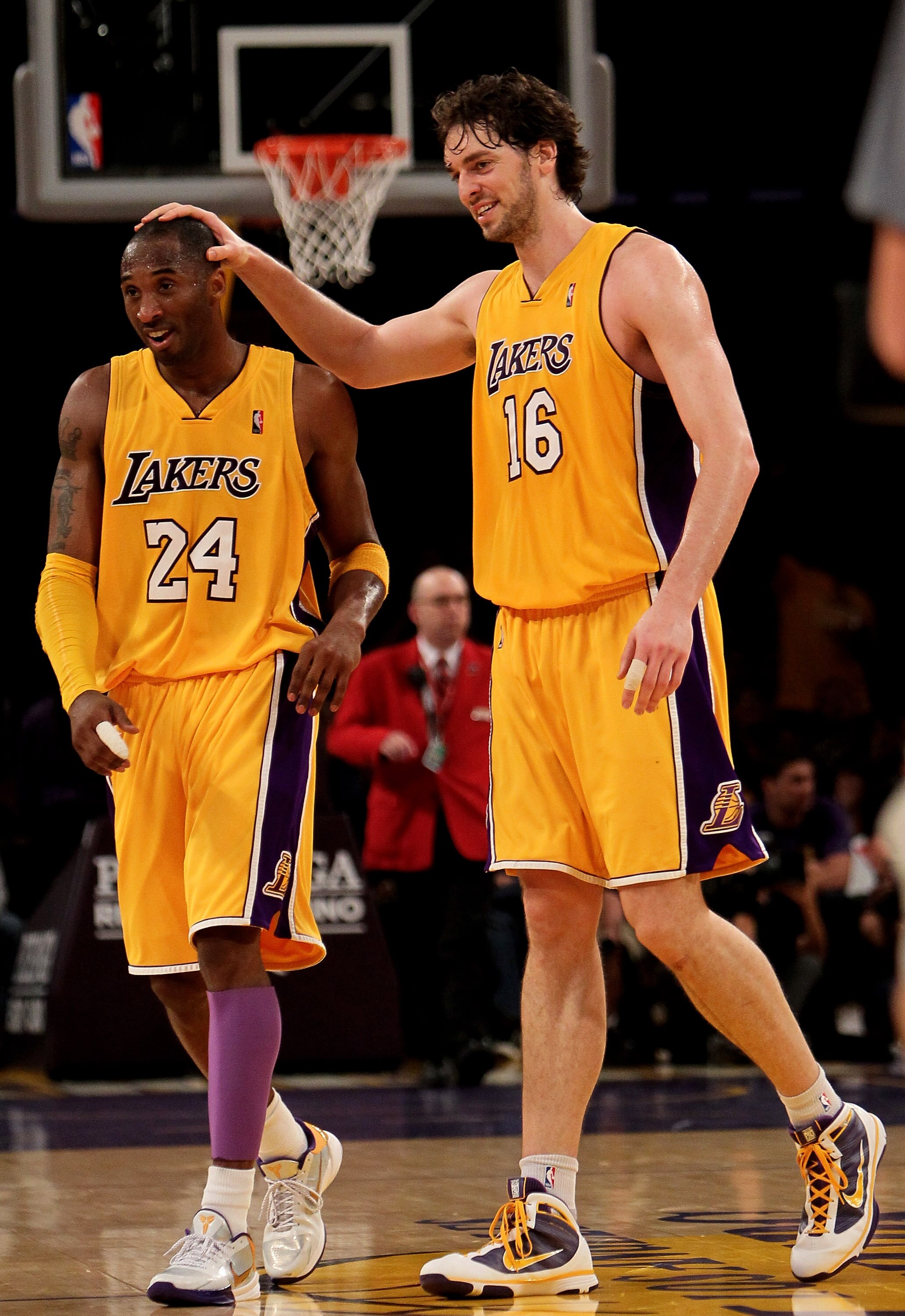 LOS ANGELES - MARCH 19: Kobe Bryant #24 and Pau Gasol #16 of the Los Angeles Lakers celebrate during the game with the Minnesota Timberwolves on March 19, 2010 at Staples Center in Los Angeles, California.  The Lakeres won 104-96. NOTE TO USER: User expre