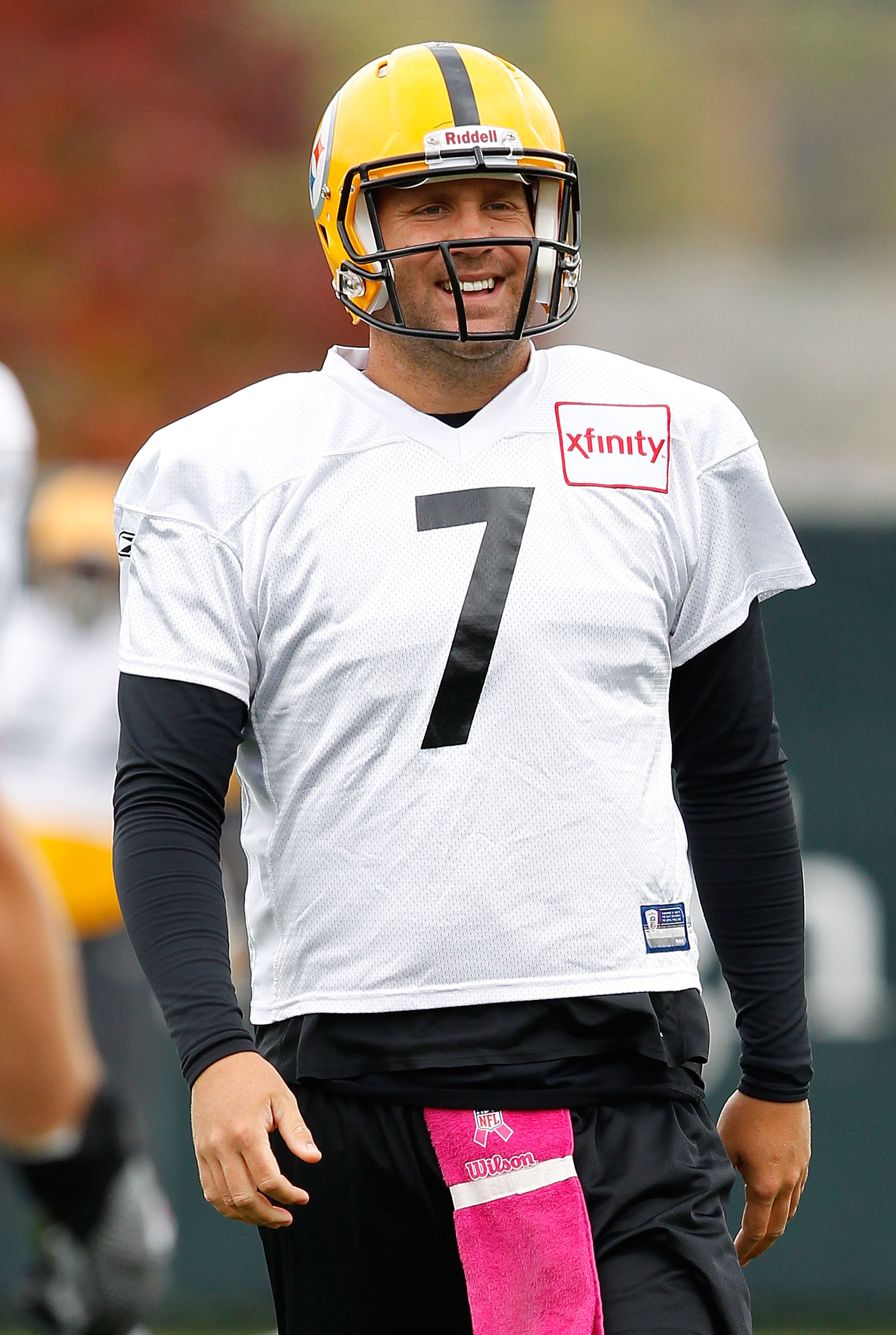 PITTSBURGH - OCTOBER 15:  Ben Roethlisberger #7 of the Pittsburgh Steelers practices at the Pittsburgh Steelers South Side training facility on October 15, 2010 in Pittsburgh, Pennsylvania.  (Photo by Jared Wickerham/Getty Images)