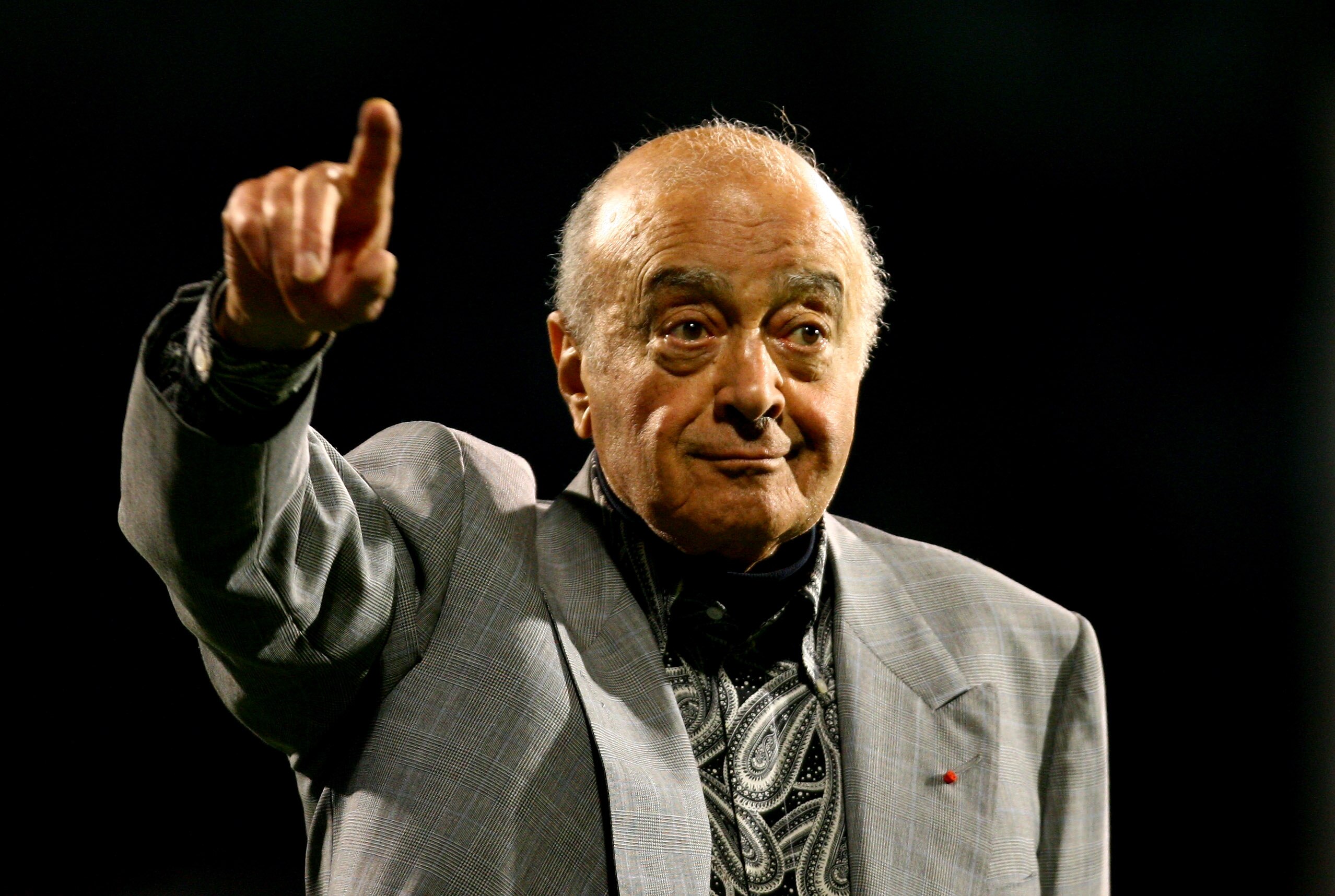 LONDON, ENGLAND - OCTOBER 19:  Fulham owner Mohamed al-Fayed gestures during the Barclays Premier League match between Fulham and Hull City at Craven Cottage on October 19, 2009 in London, England.  (Photo by Ian Walton/Getty Images)