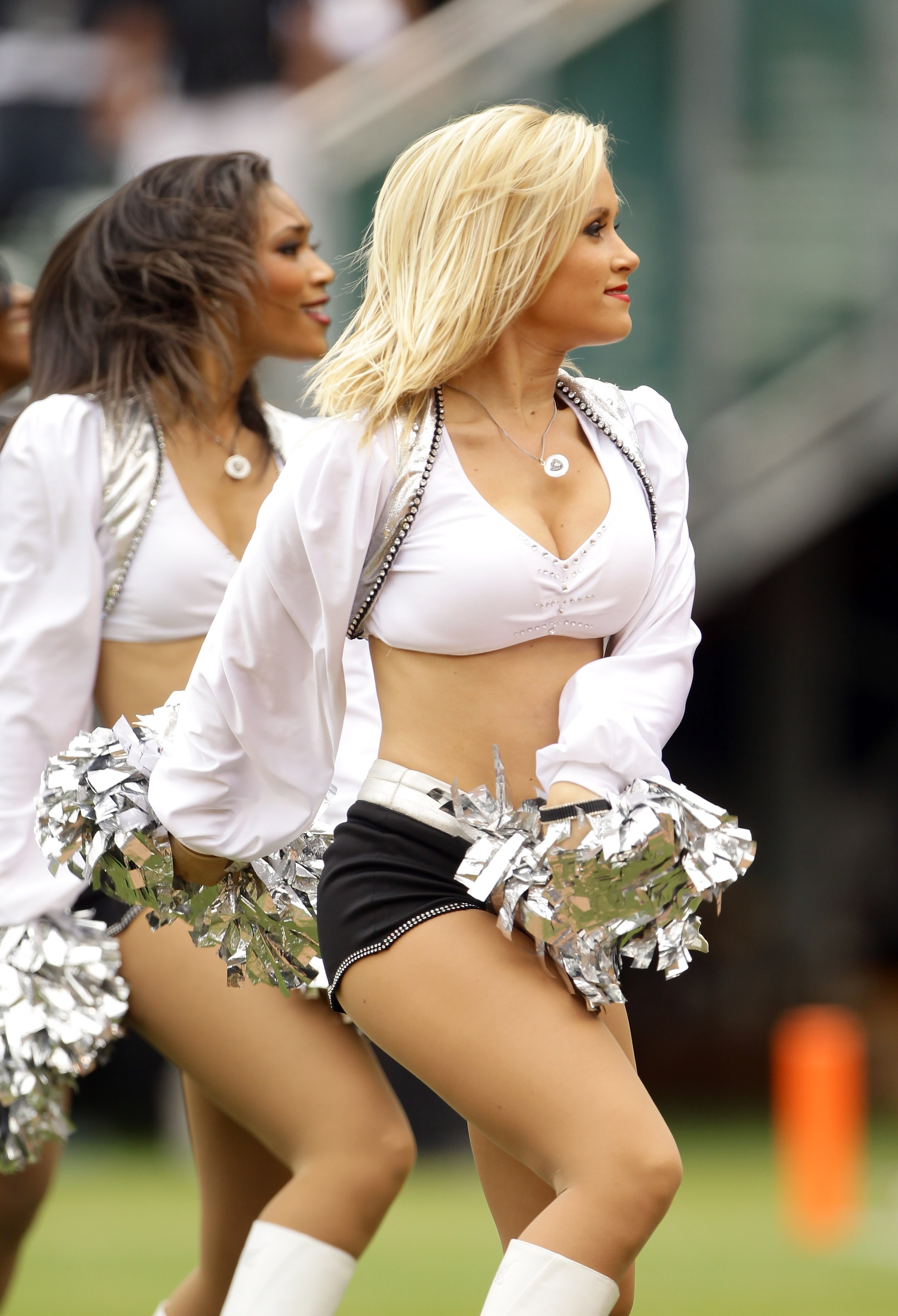 OAKLAND, CA - SEPTEMBER 19:  The Oakland Raiders Raiderettes in action during their game against the St. Louis Rams at the Oakland-Alameda County Coliseum on September 19, 2010 in Oakland, California.  (Photo by Ezra Shaw/Getty Images)