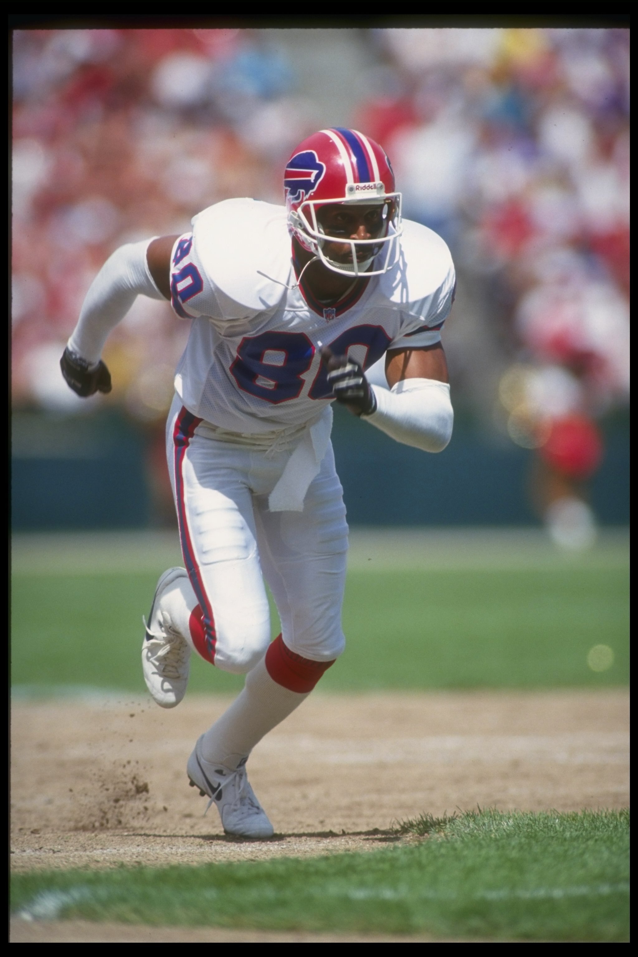 13 Sep 1992:  Wide receiver James Lofton of the Buffalo Bills runs down the field during a game against the San Francisco 49ers at Candlestick Park in San Francisco, California.  The Bills won the game, 34-31. Mandatory Credit: Otto Greule  /Allsport