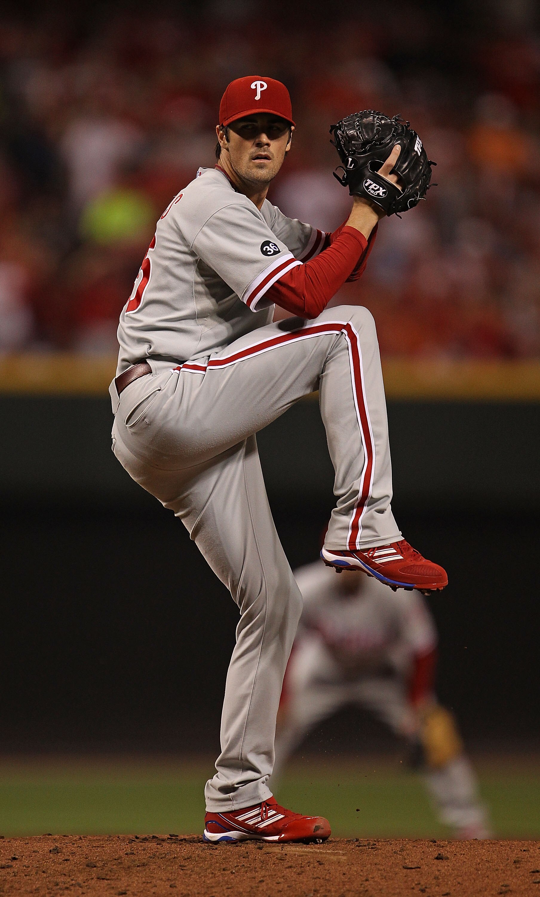 CINCINNATI - OCTOBER 10: Cole Hamels #35 of the Philadelphia Phillies delivers the ball against the Cincinnati Reds on his way to a complete game shut-out during game 3 of the NLDS at Great American Ball Park on October 10, 2010 in Cincinnati, Ohio. The P