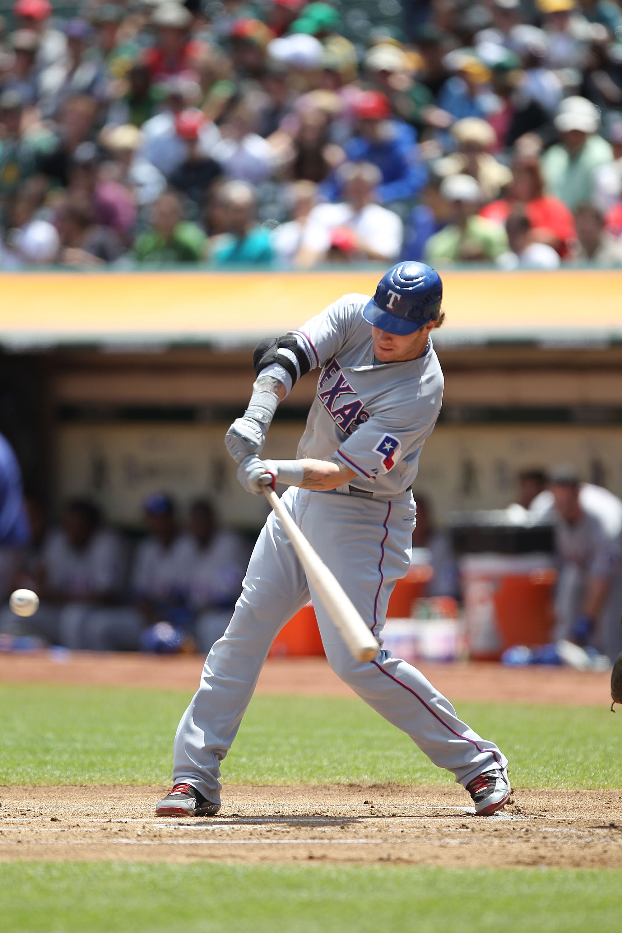 OAKLAND, CA - AUGUST 08:  Josh Hamilton #32 of the Texas Rangers bats against the Oakland Athletics during an MLB game at the Oakland-Alameda County Coliseum on August 8, 2010 in Oakland, California.  (Photo by Jed Jacobsohn/Getty Images)