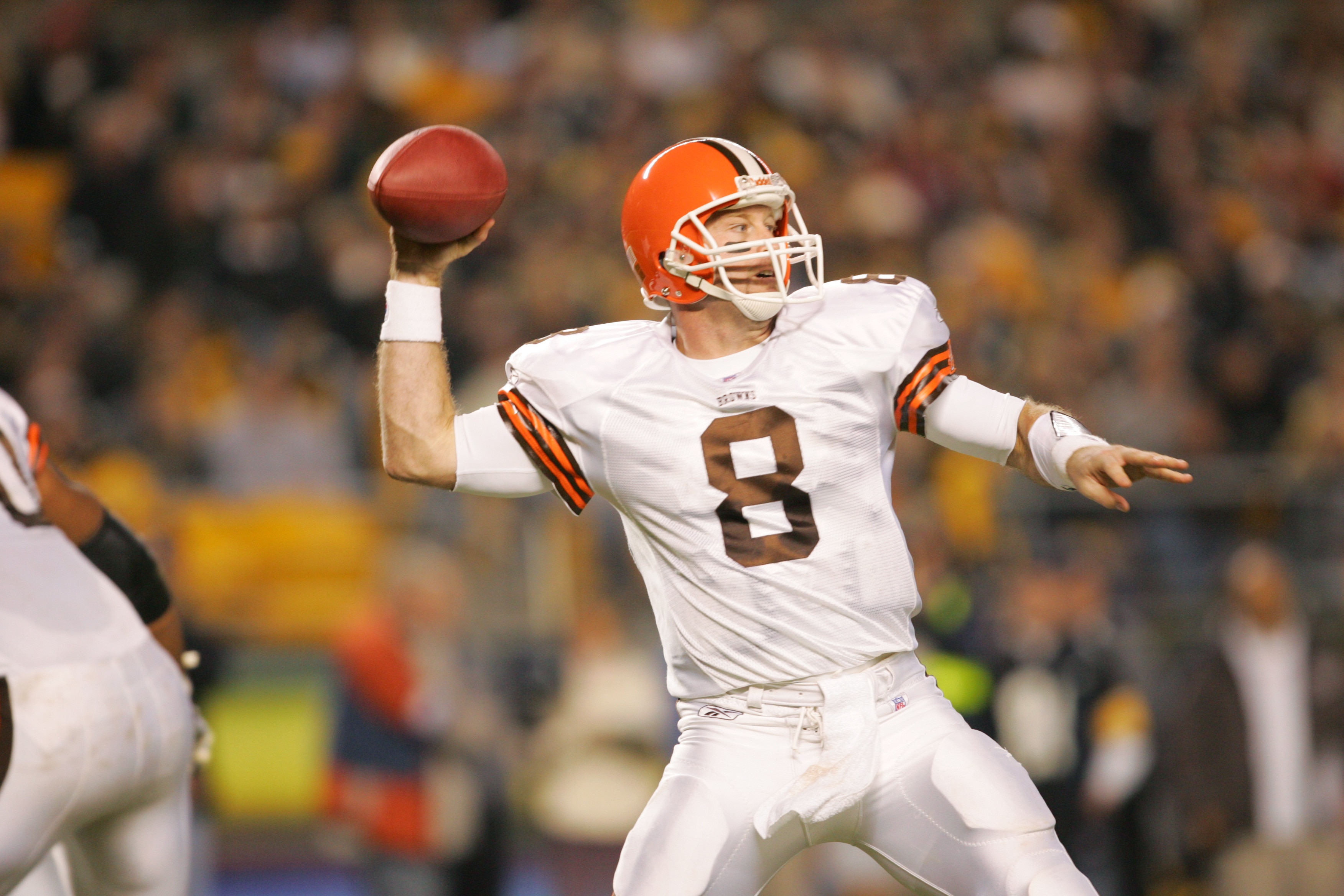 PITTSBURGH - NOVEMBER 13:  Quarterback Trent Dilfer #8 of the Cleveland Browns passes against the Pittsburgh Steelers on November 13, 2005 at Heinz Field in Pittsburgh, Pennsylvania.  The Steelers won 34-21.  (Photo by Jamie Squire/Getty Images)