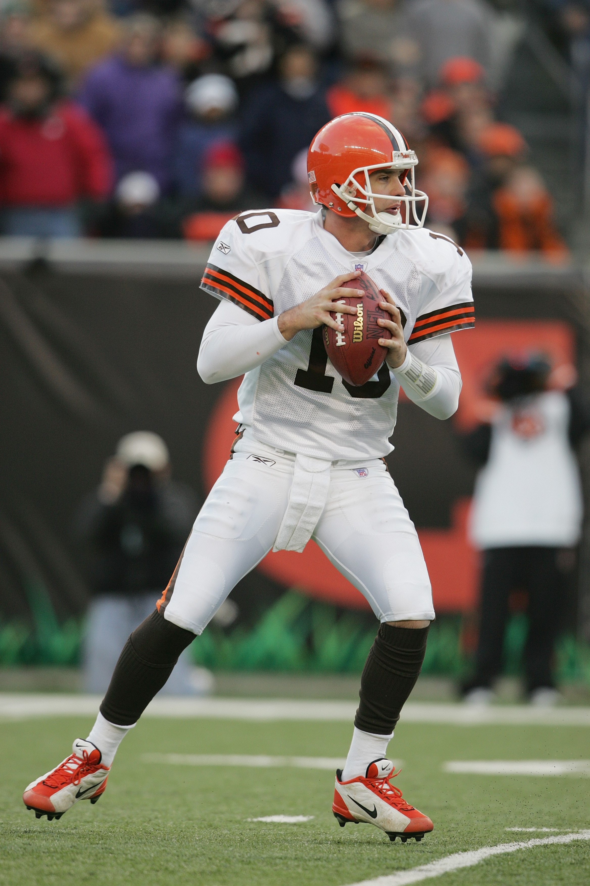 CINCINNATI - NOVEMBER 28:  Quaterback Kelly Holcomb #10 of the Cleveland Browns drops back to pass against the Cincinnati Bengals during the game at Paul Brown Stadium on November 28, 2004 in Cincinnati, Ohio. The Bengals defeated the Browns 58-48. (Photo