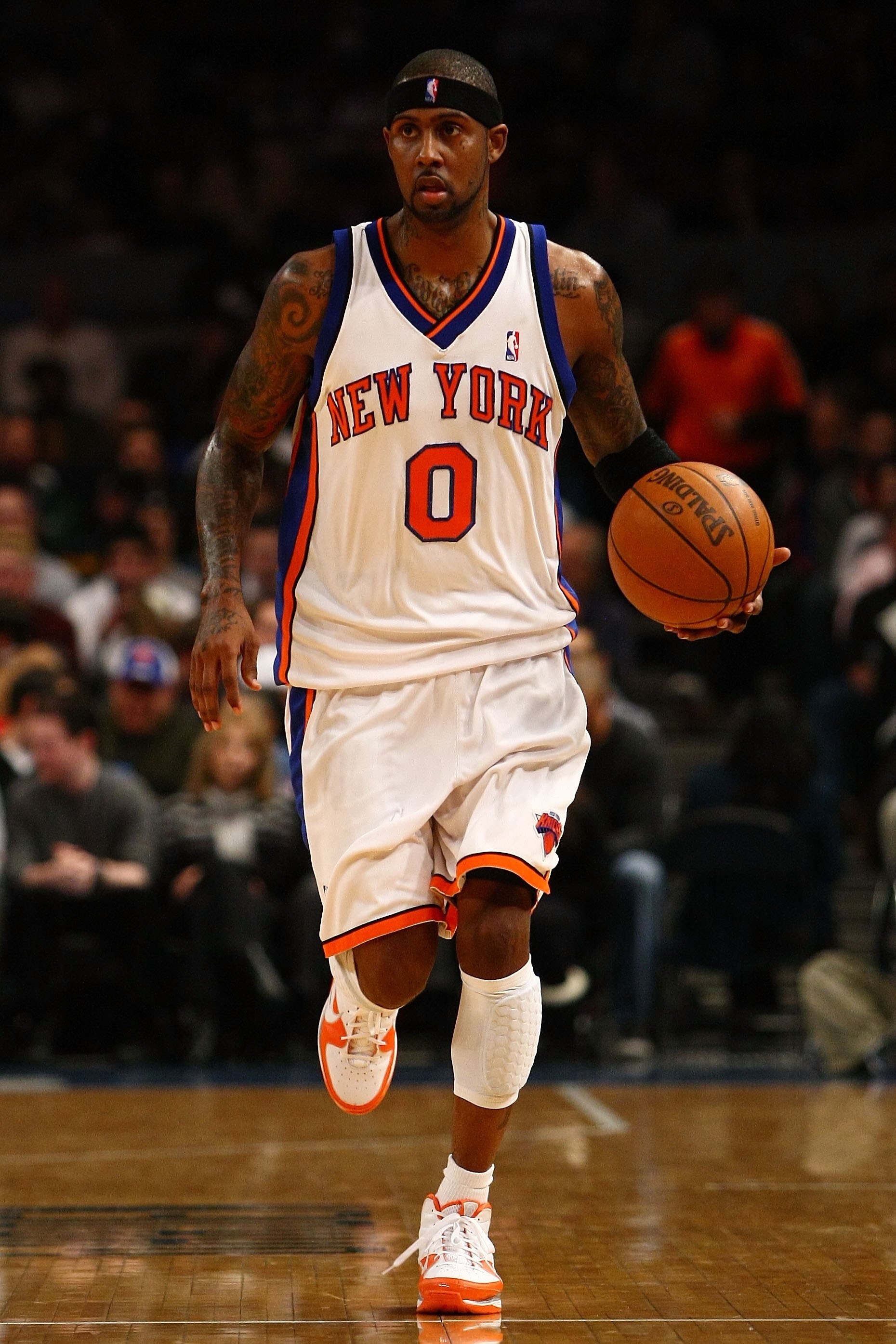 NEW YORK - NOVEMBER 29:  Larry Hughes #0 of the New York Knicks looks to pass  against the Orlando Magic at Madison Square Garden November 29, 2009 in New York City. NOTE TO USER: User expressly acknowledges and agrees that, by downloading and/or using th