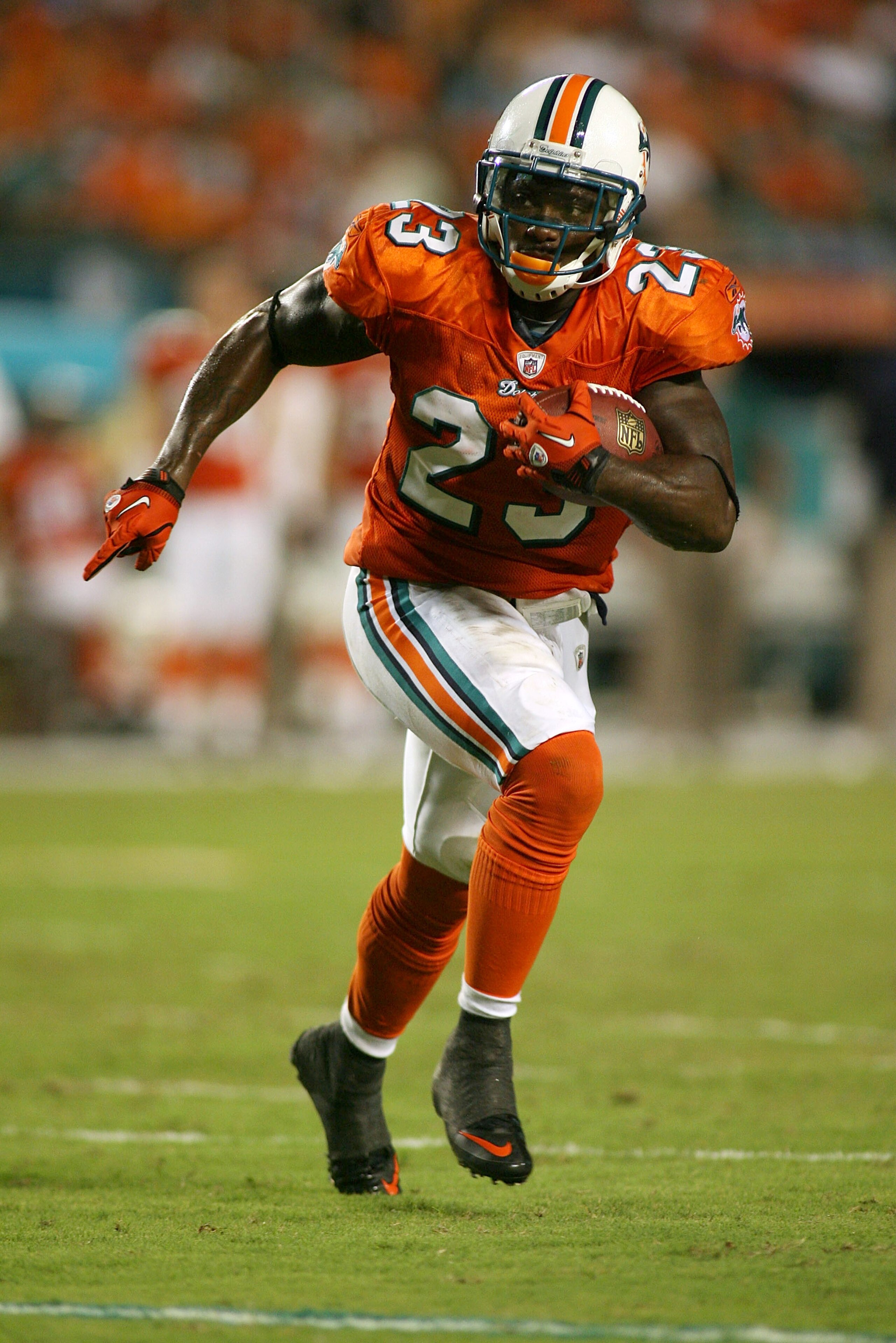 MIAMI - SEPTEMBER 26: Running back Ronnie Brown #23 of the Miami Dolphins runs the ball against the New York Jets at Sun Life Stadium on September 26, 2010 in Miami, Florida. The Jets won 31-23. (Photo by Marc Serota/Getty Images)
