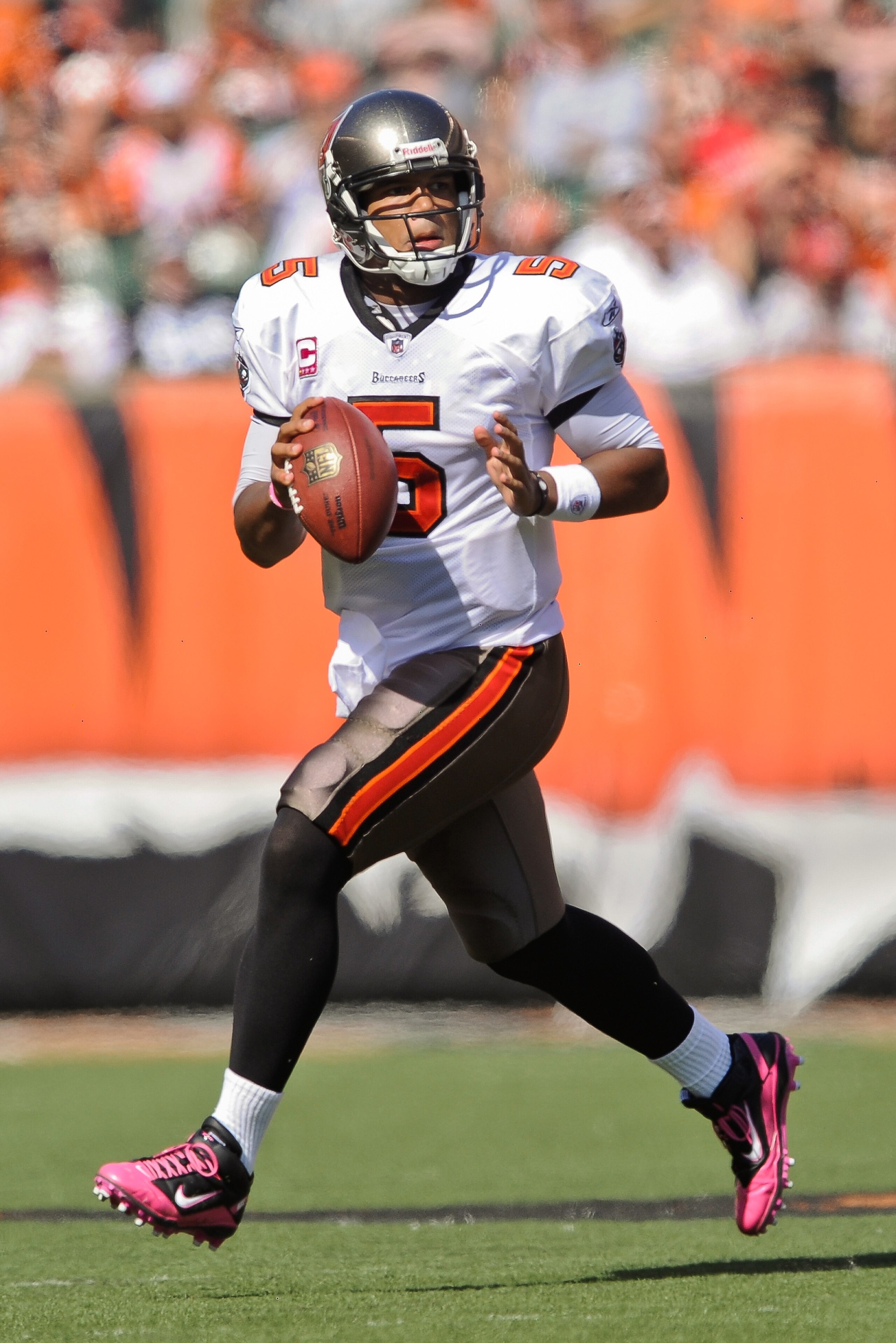 CINCINNATI, OH - OCTOBER 10: Quarterback Josh Freeman #5 of the Tampa Bay Buccaneers rolls out against the Cincinnati Bengals at Paul Brown Stadium on October 10, 2010 in Cincinnati, Ohio. (Photo by Jamie Sabau/Getty Images) CINCINNATI, OH - OCTOBER 10: Quarterback Josh Freeman #5 of the Tampa Bay Buccaneers rolls out against the Cincinnati Bengals at Paul Brown Stadium on October 10, 2010 in Cincinnati, Ohio. (Photo by Jamie Sabau/Getty Images)