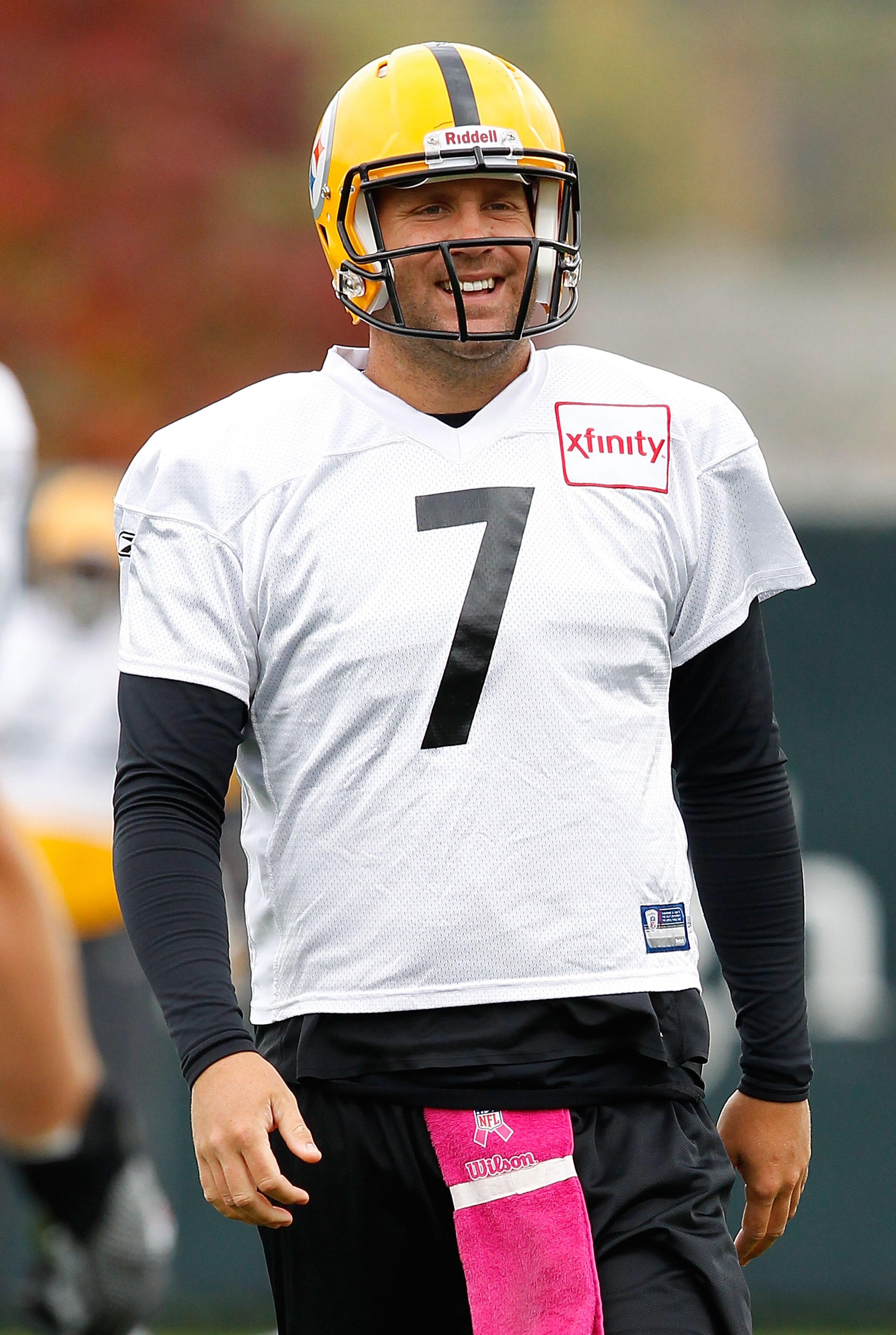 PITTSBURGH - OCTOBER 15: Ben Roethlisberger #7 of the Pittsburgh Steelers practices at the Pittsburgh Steelers South Side training facility on October 15, 2010 in Pittsburgh, Pennsylvania. (Photo by Jared Wickerham/Getty Images) PITTSBURGH - OCTOBER 15: Ben Roethlisberger #7 of the Pittsburgh Steelers practices at the Pittsburgh Steelers South Side training facility on October 15, 2010 in Pittsburgh, Pennsylvania. (Photo by Jared Wickerham/Getty Images)