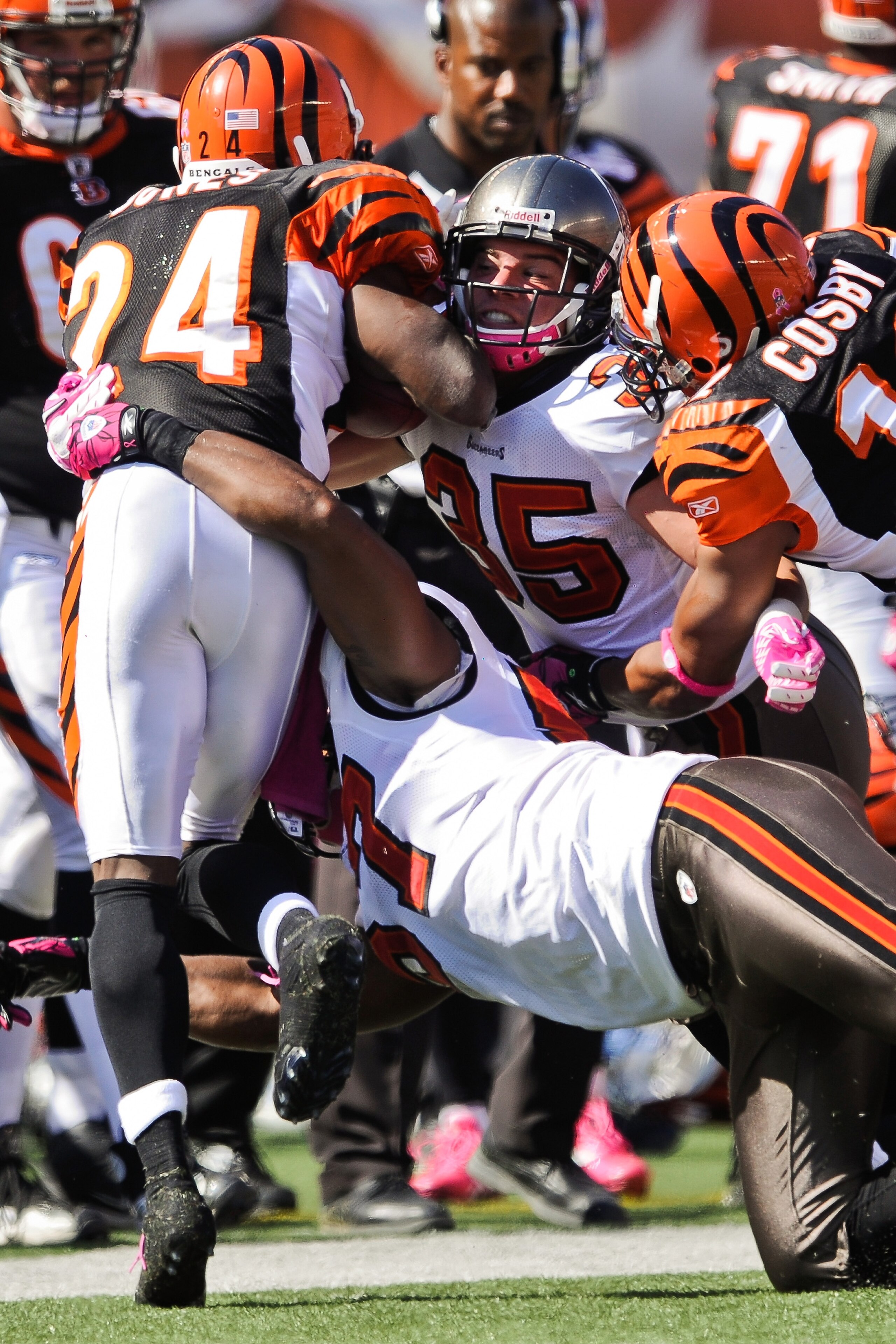 CINCINNATI, OH - OCTOBER 10: Cody Grimm #35 of the Tampa Bay Buccaneers makes a tackle against the Cincinnati Bengals at Paul Brown Stadium on October 10, 2010 in Cincinnati, Ohio. (Photo by Jamie Sabau/Getty Images)