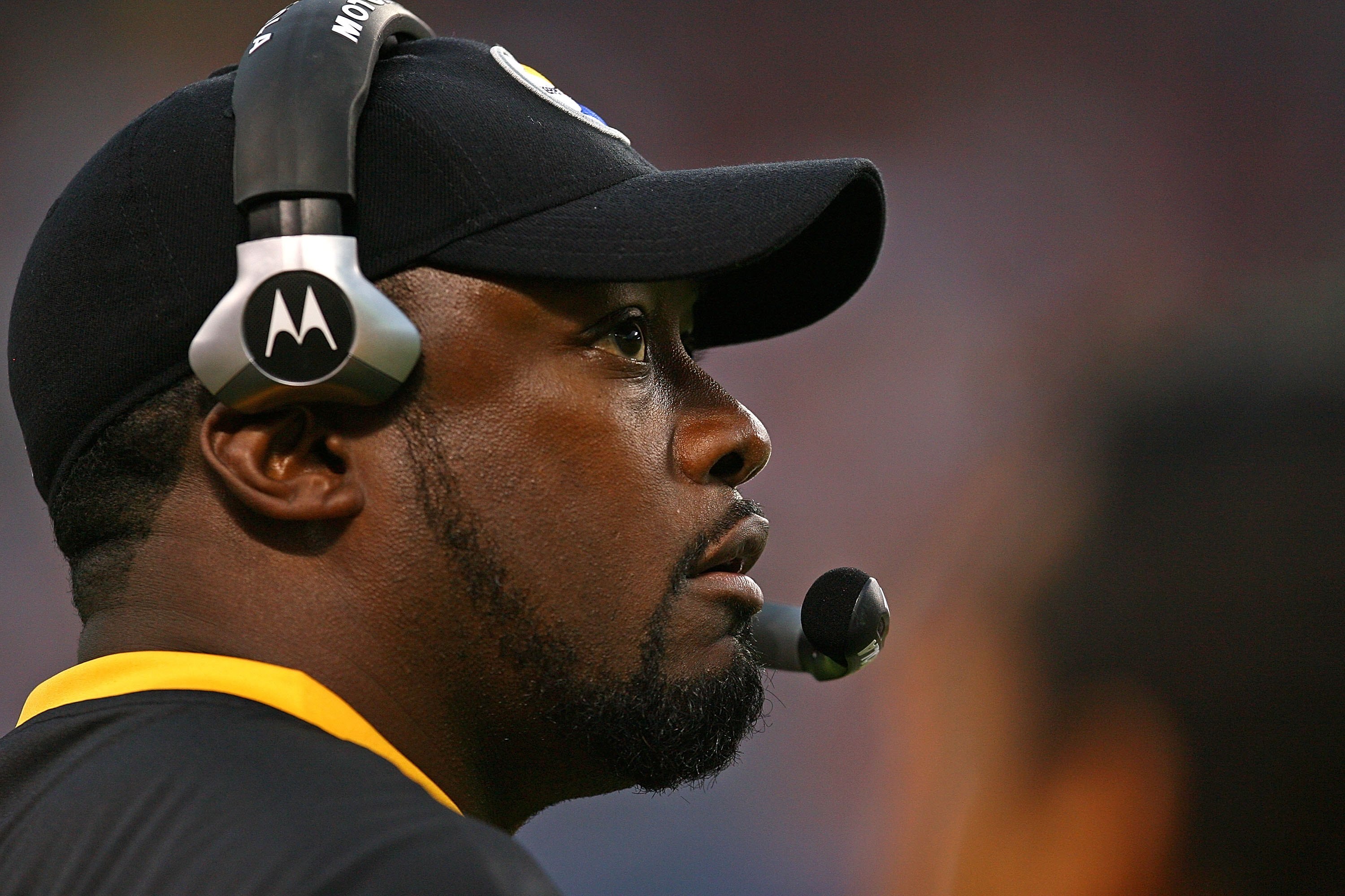 CHICAGO - SEPTEMBER 20: Head coach Mike Tomlin of the Pittsburgh Steelers watches his team during a game against the Chicago Bears on September 20, 2009 at Soldier Field in Chicago, Illinois. The Bears defeated the Steelers 17-14. (Photo by Jonathan Danie