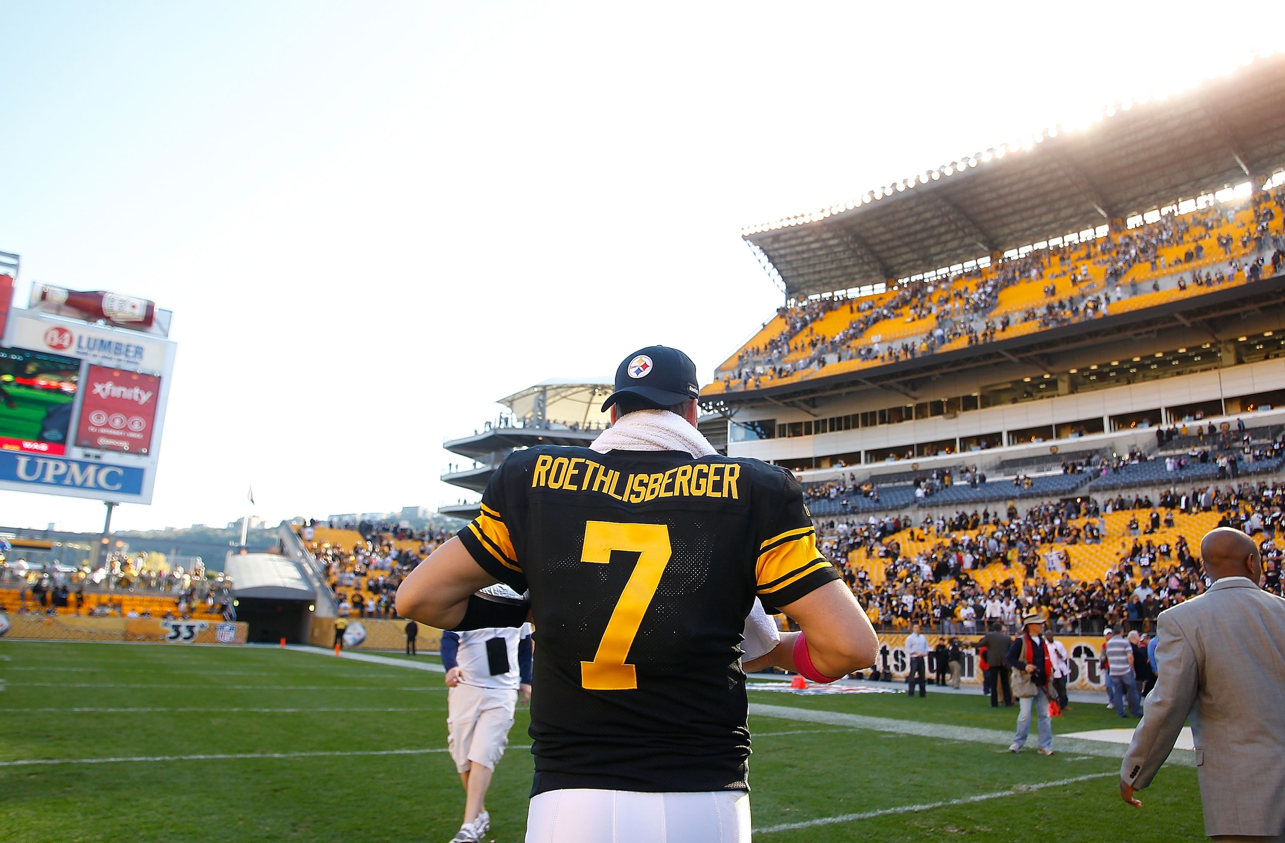 PITTSBURGH - OCTOBER 17:  Ben Roethlisberger #7 of the Pittsburgh Steelers walks off of the field after defeating the Cleveland Browns 28-10 on October 17, 2010 at Heinz Field in Pittsburgh, Pennsylvania.  (Photo by Jared Wickerham/Getty Images)
