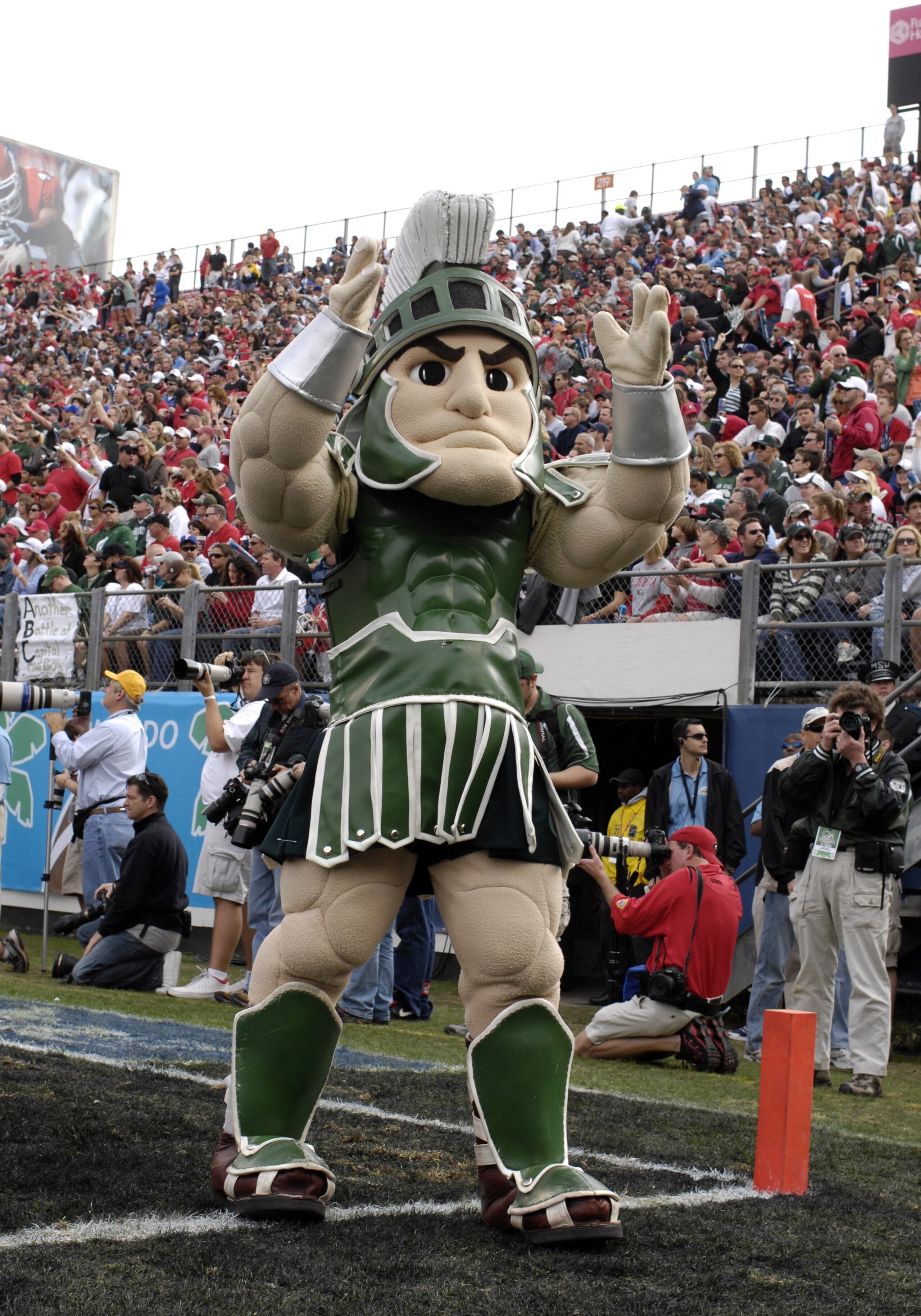 ORLANDO, FL - JANUARY 1: Sparty, mascot of the Michigan State Spartans cheers play against the Georgia Bulldogs at the 2009 Capital One Bowl at the Citrus Bowl on January 1, 2009 in Orlando, Florida.  (Photo by Al Messerschmidt/Getty Images)