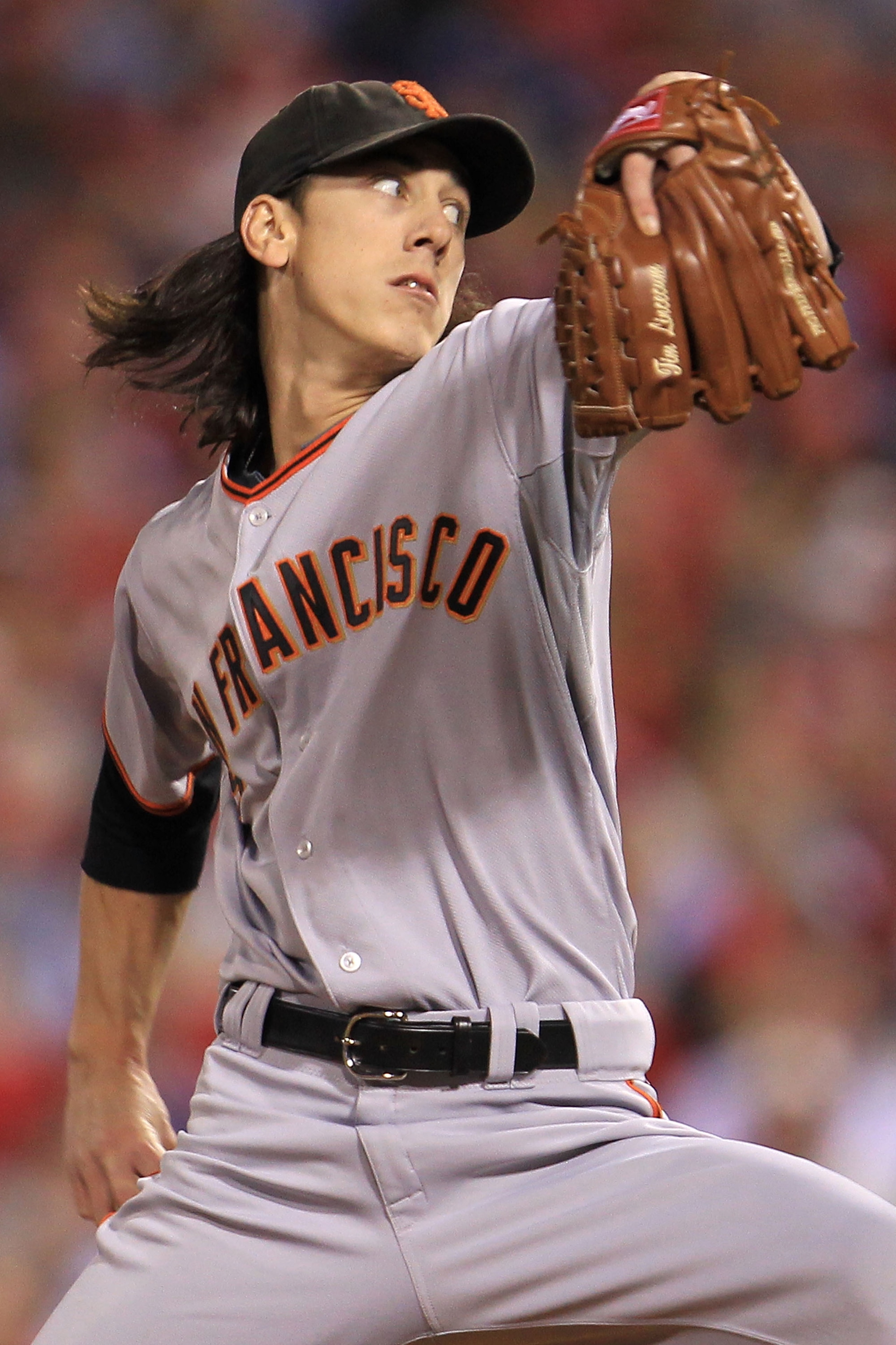 PHILADELPHIA - OCTOBER 16:  Pitcher Tim Lincecum #55 of the San Francisco Giants pitches against the Philadelphia Phillies in Game One of the NLCS during the 2010 MLB Playoffs at Citizens Bank Park on October 16, 2010 in Philadelphia, Pennsylvania.  (Phot