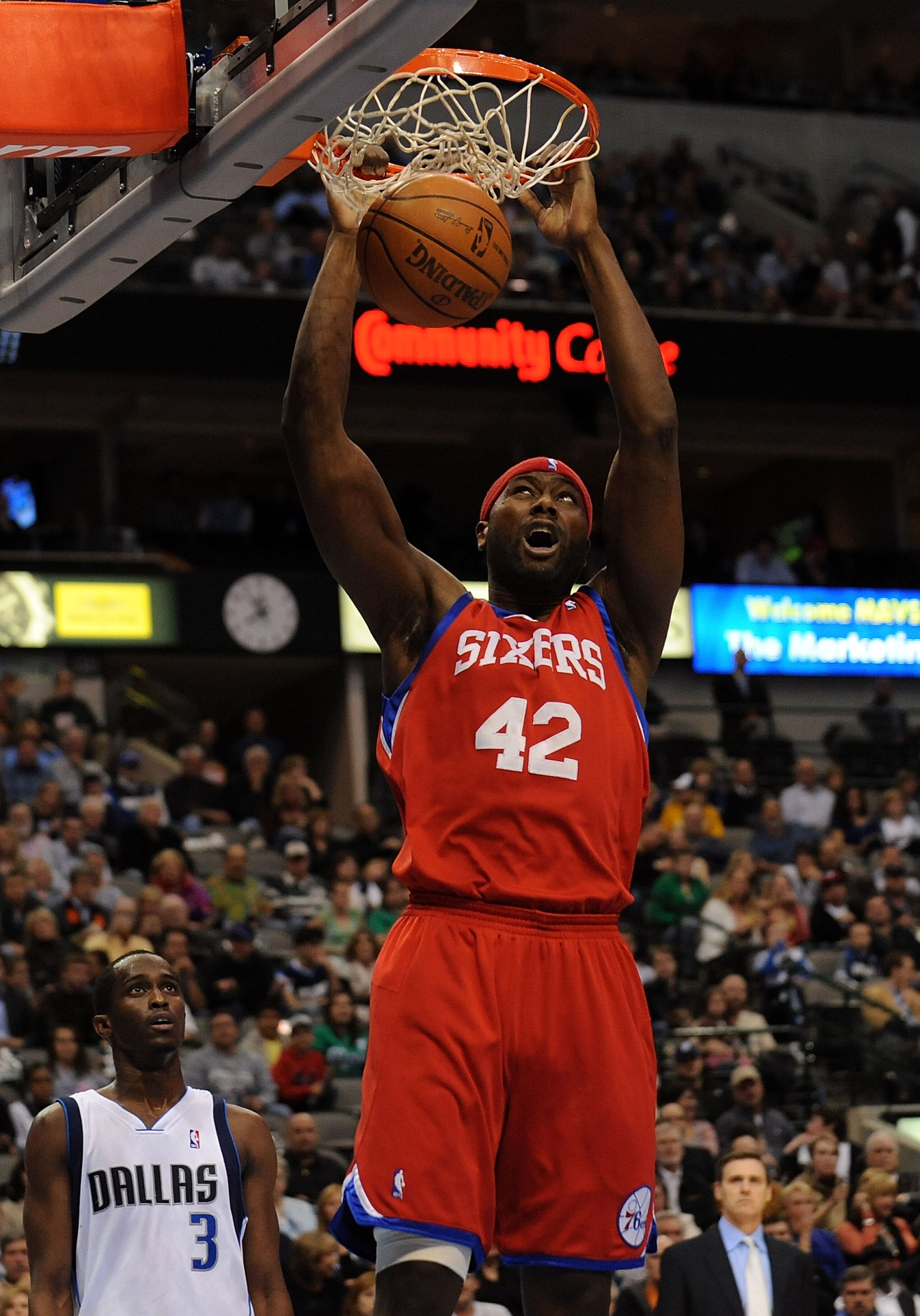 DALLAS - NOVEMBER 30:  Forward Elton Brand #42 of the Philadelphia 76ers dunks against the Dallas Mavericks on November 30, 2009 at American Airlines Center in Dallas, Texas.  NOTE TO USER: User expressly acknowledges and agrees that, by downloading and/o