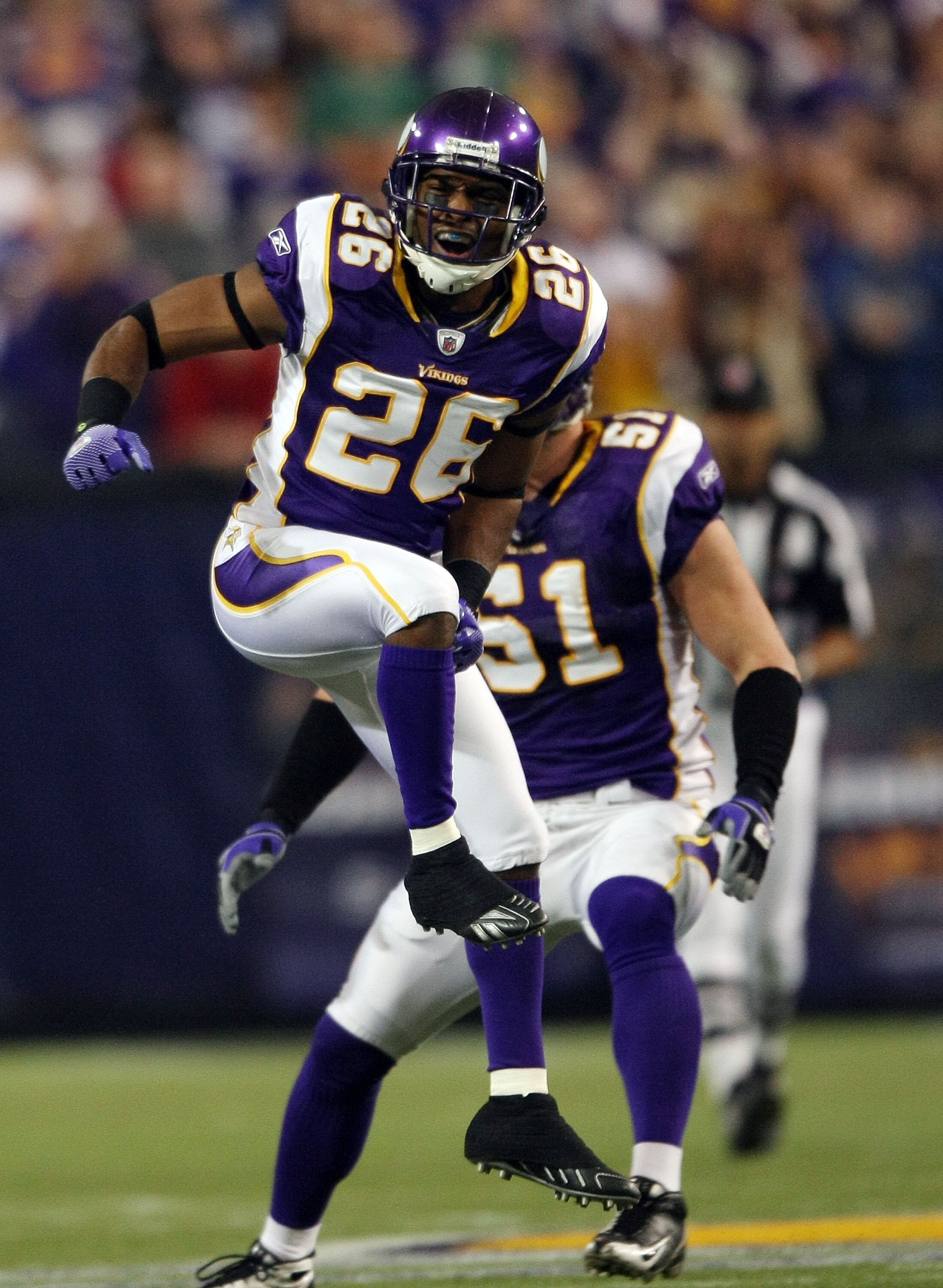 MINNEAPOLIS - JANUARY 03:  Antoine Winfield #26 of the Minnesota Vikings celebrates a stop against the New York Giants on January 3, 2010 at Hubert H. Humphrey Metrodome in Minneapolis, Minnesota. The Vikings defeated the Giants 44-7.  (Photo by Elsa/Gett