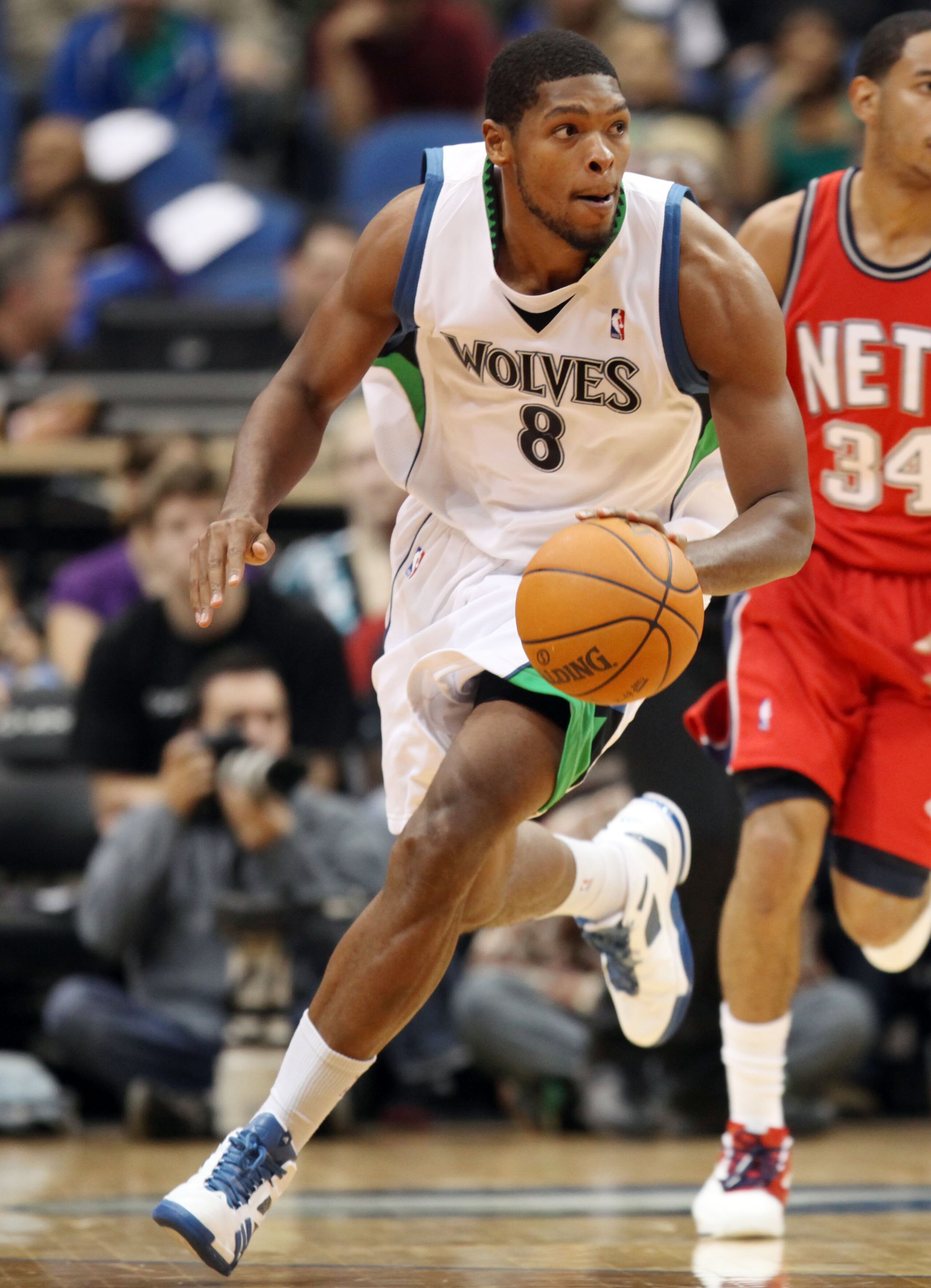 MINNEAPOLIS - OCTOBER 28: Ryan Gomes #8 of the Minnesota Timberwolves brings the ball up court against the New Jersey Nets at the Target Center on October 28, 2009 in Minneapolis, Minnesota. The Timberwolves defeated the Nets 95-93. NOTE TO USER: User exp