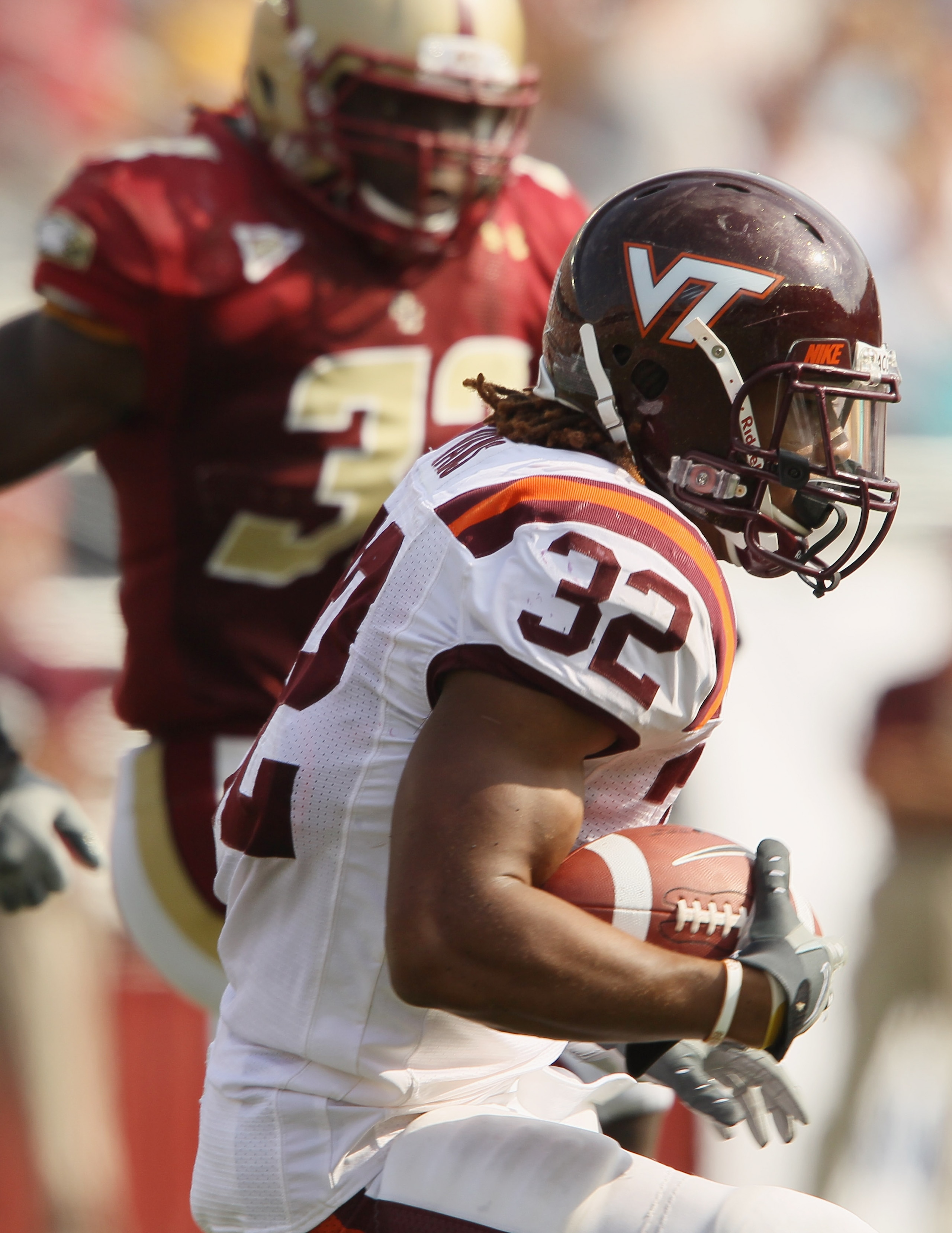 CHESTNUT HILL, MA - SEPTEMBER 25:  Darren Evans #32 of the Virginia Tech Hokies carries the ball in the fourth quarter against the Boston College Eagles on September 25, 2010 at Alumni Stadium in Chestnut Hill, Massachusetts. Virginia Tech defeated Boston
