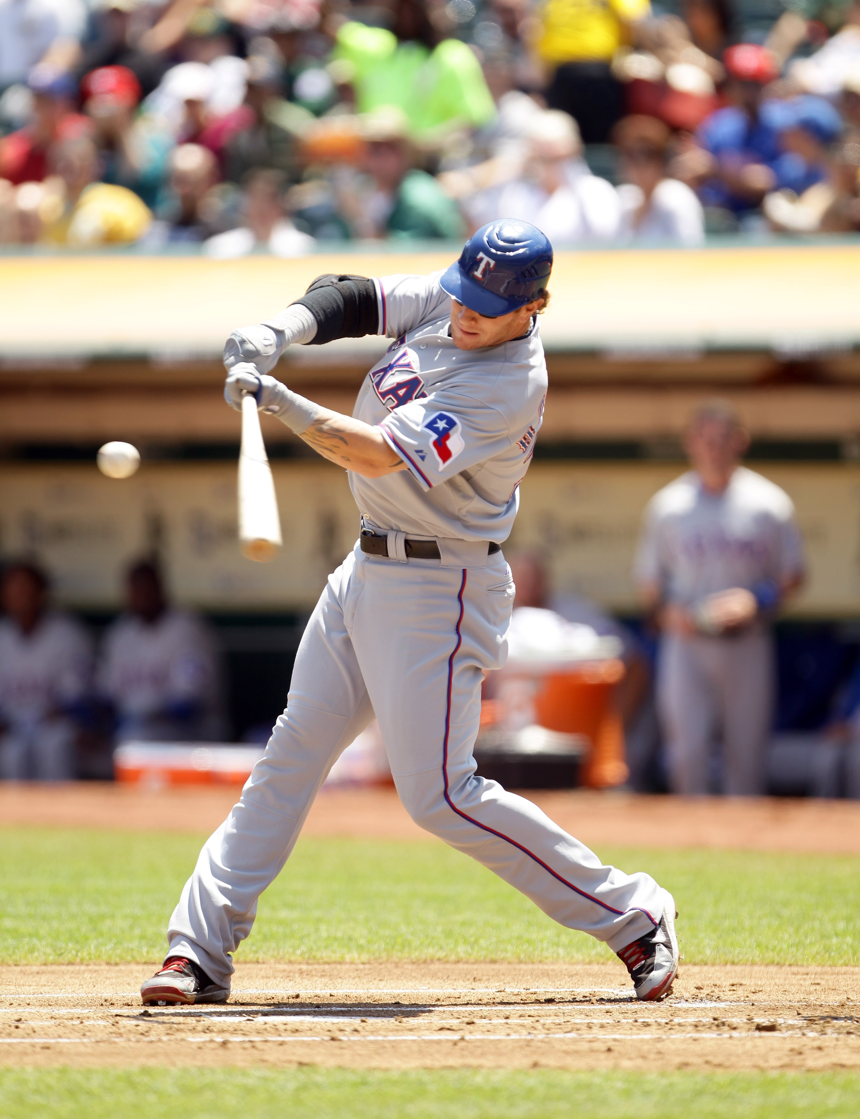 OAKLAND, CA - AUGUST 07:  Josh Hamilton #32 of the Texas Rangers bats against the Oakland Athletics at the Oakland-Alameda County Coliseum on August 7, 2010 in Oakland, California.  (Photo by Ezra Shaw/Getty Images)