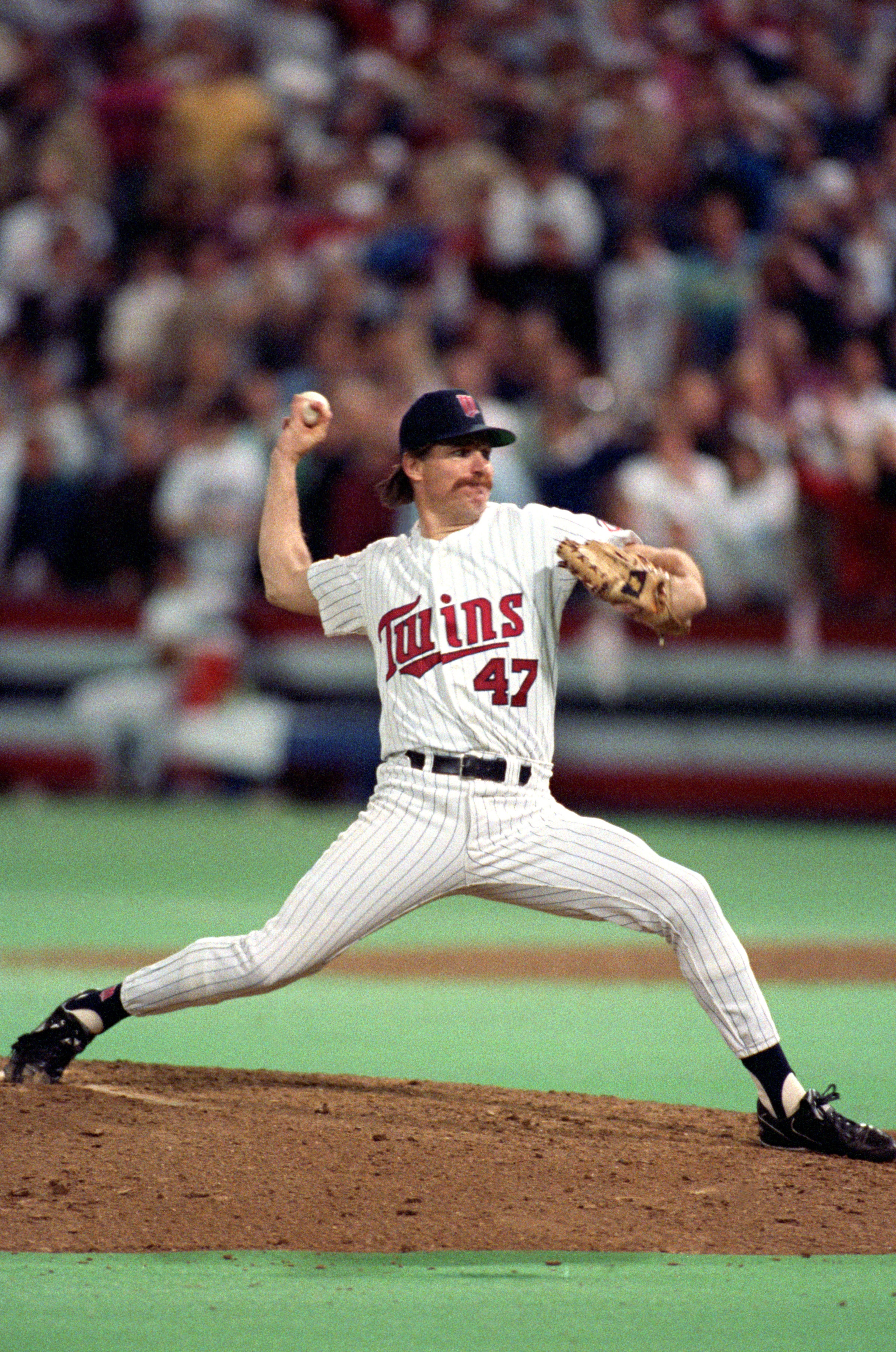 MINNEAPOLIS - OCTOBER 1991: Pitcher Jack Morris #47 of the Minnesota Twins pitches during the 1991 World Series game against the Atlanta Braves in October of 1991 at the Metrodome in Minneapolis, Minnesota. (Photo by Rick Stewart/Getty Images) MINNEAPOLIS - OCTOBER 1991: Pitcher Jack Morris #47 of the Minnesota Twins pitches during the 1991 World Series game against the Atlanta Braves in October of 1991 at the Metrodome in Minneapolis, Minnesota. (Photo by Rick Stewart/Getty Images)