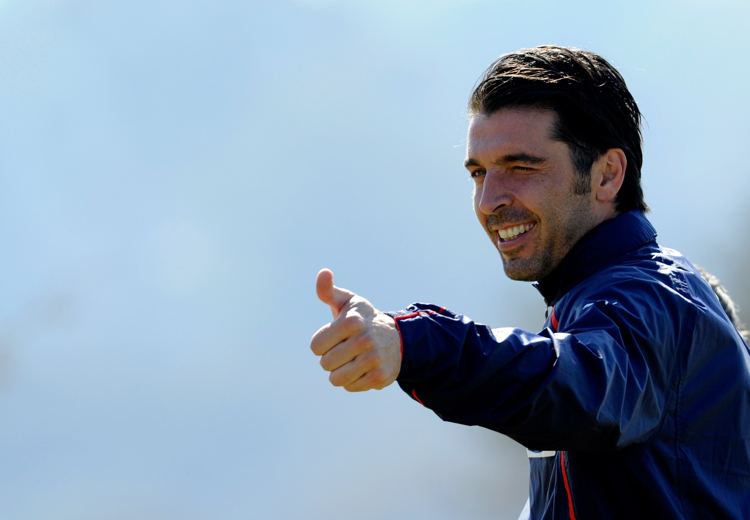 CENTURION, SOUTH AFRICA - JUNE 21: Gianluigi Buffon of Italy during Italy Training - 2010 FIFA World Cup on June 21, 2010 in Centurion, South Africa.  (Photo by Claudio Villa/Getty Images)
