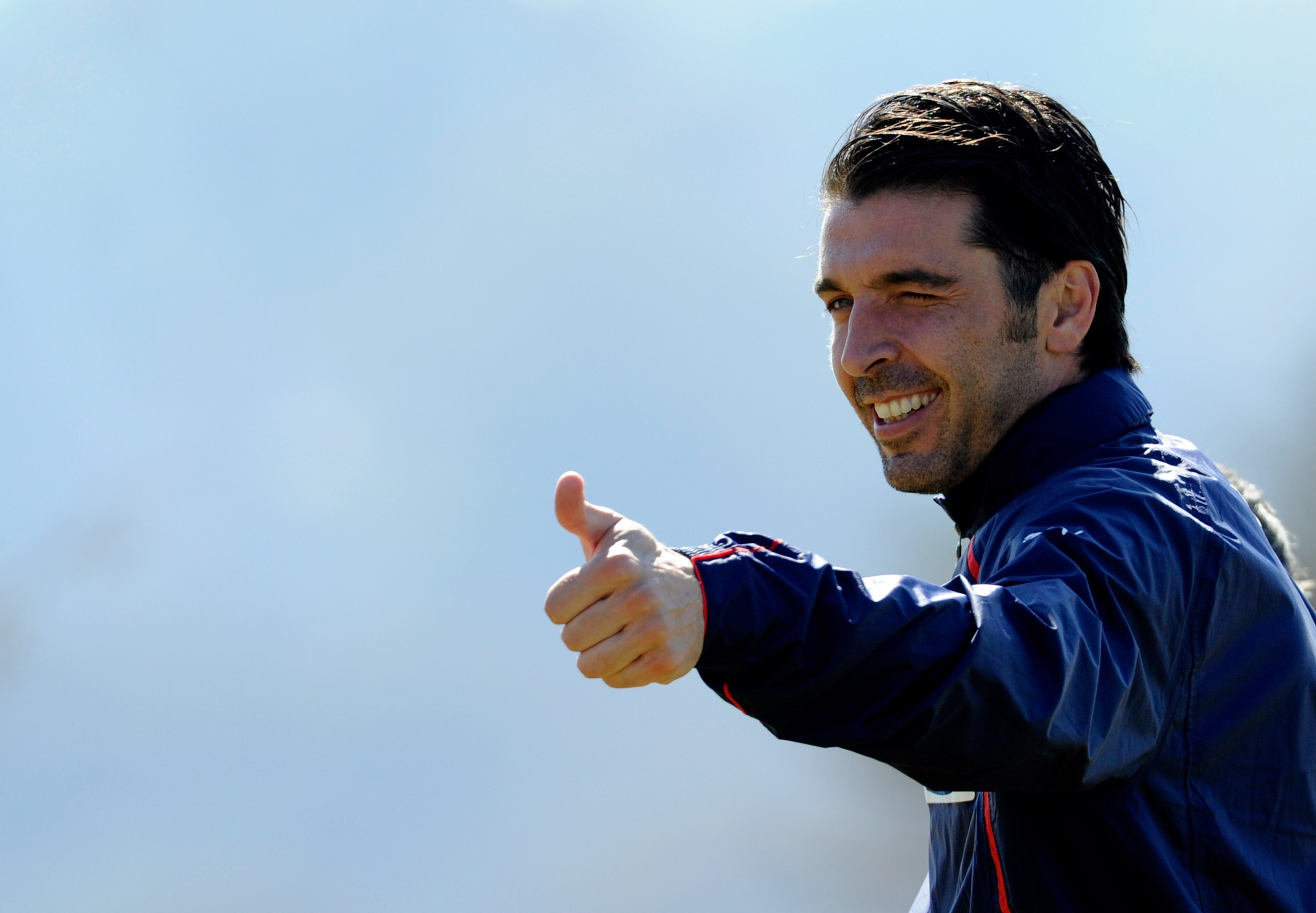 CENTURION, SOUTH AFRICA - JUNE 21: Gianluigi Buffon of Italy during Italy Training - 2010 FIFA World Cup on June 21, 2010 in Centurion, South Africa.  (Photo by Claudio Villa/Getty Images)