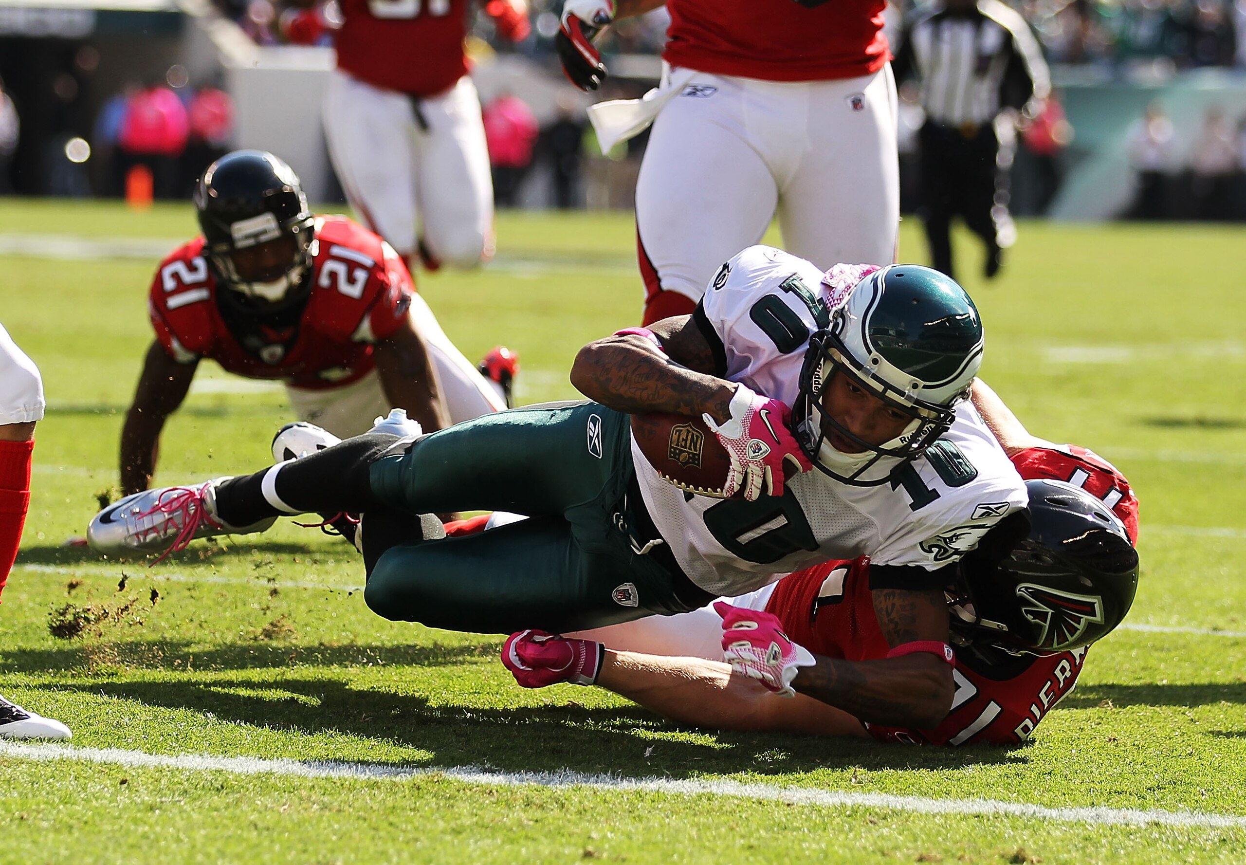 PHILADELPHIA - OCTOBER 17: DeSean Jackson #10 of the Philadelphia Eagles scores a touchdown in the first quarter as Kroy Biermann #71 of the Atlanta Falcons defends during their game at Lincoln Financial Field on October 17, 2010 in Philadelphia, Pennsyl PHILADELPHIA - OCTOBER 17: DeSean Jackson #10 of the Philadelphia Eagles scores a touchdown in the first quarter as Kroy Biermann #71 of the Atlanta Falcons defends during their game at Lincoln Financial Field on October 17, 2010 in Philadelphia, Pennsyl
