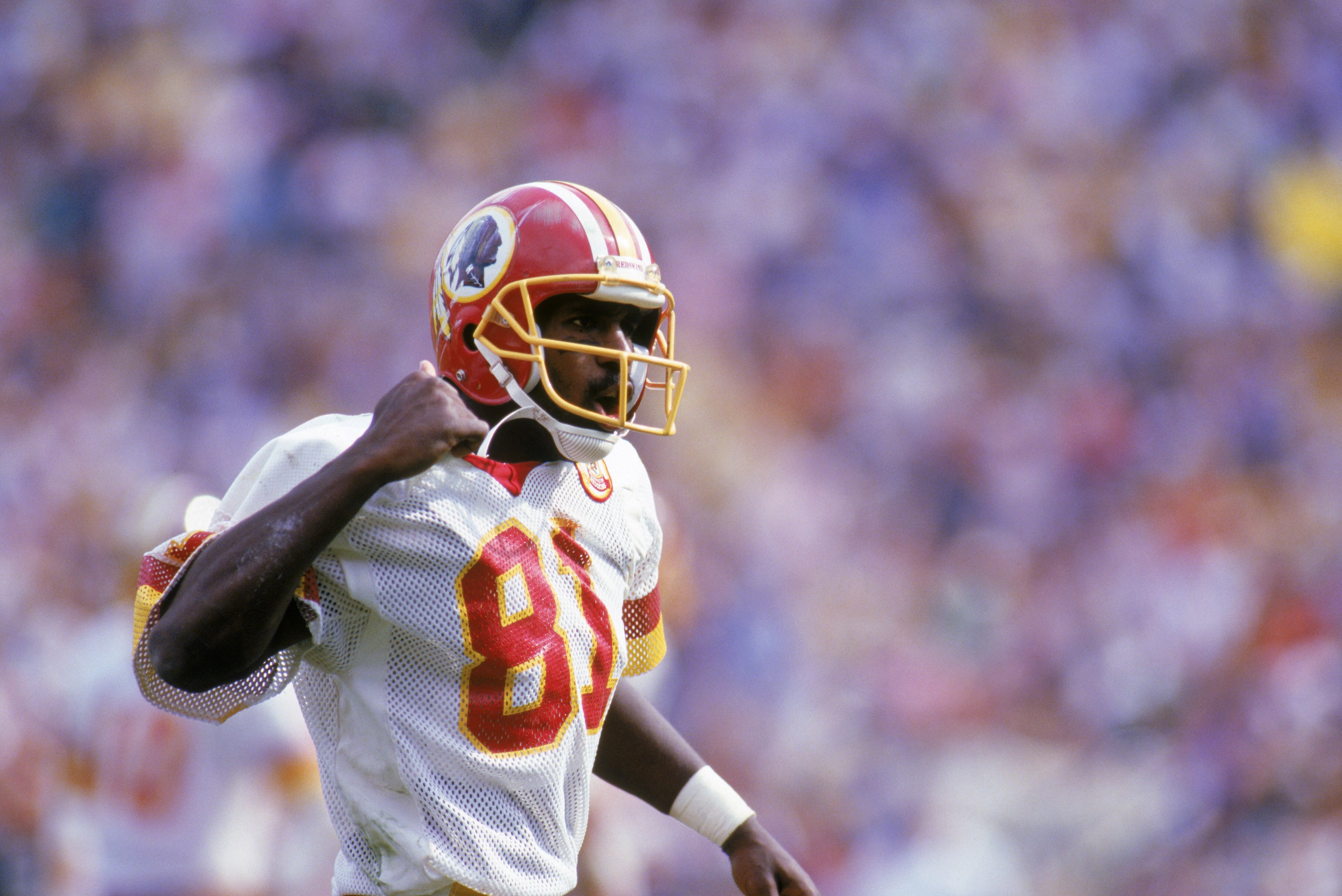 1986:  Wide receiver Art Monk #81 of the Washington Redskins reacts during a 1986 NFL season game.  (Photo by Rick Stewart/Getty Images)