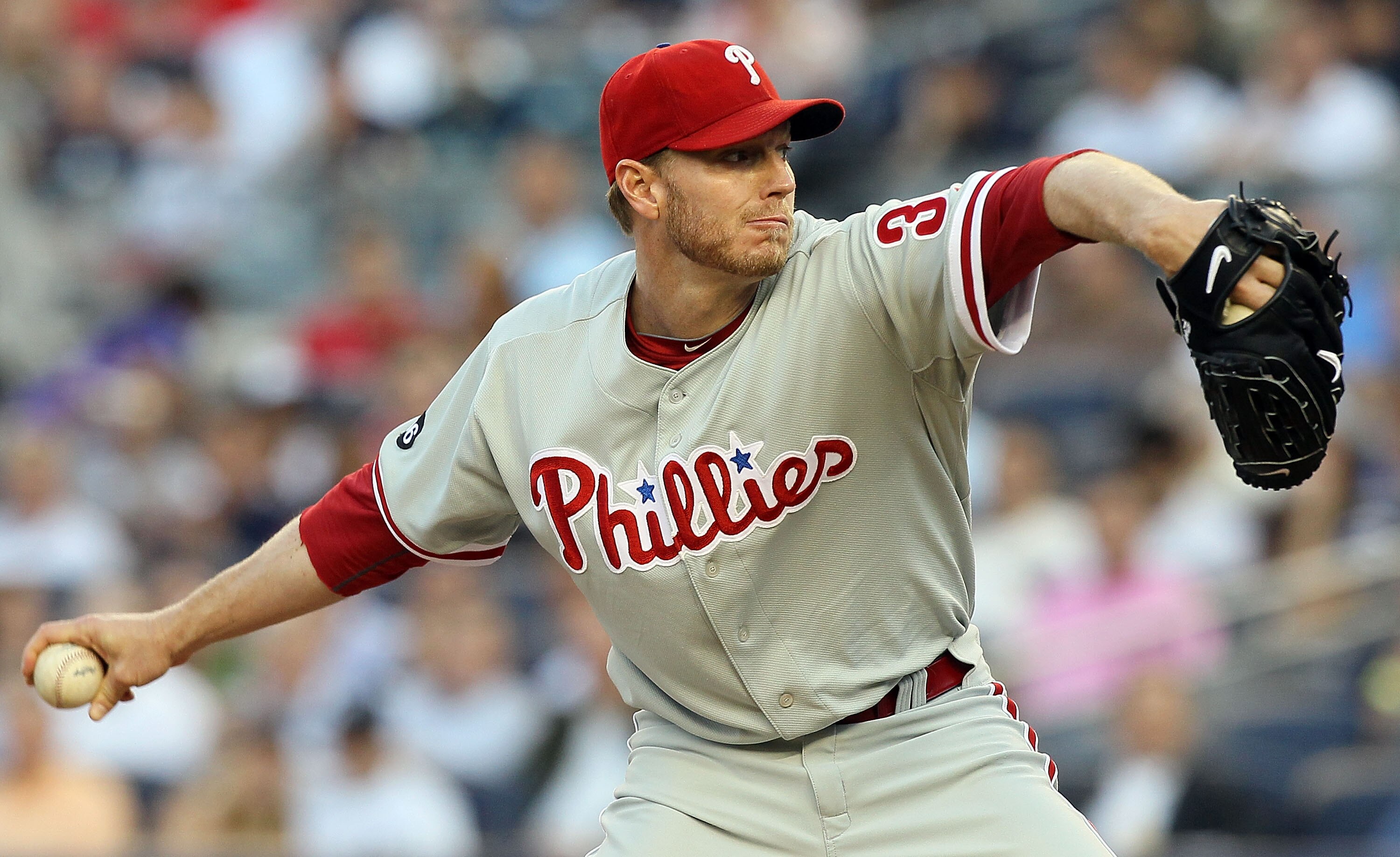 NEW YORK - JUNE 15:  Roy Halladay #34 of the Philadelphia Phillies delivers a pitch against the New York Yankees on June 15, 2010 at Yankee Stadium in the Bronx borough of New York City.  (Photo by Jim McIsaac/Getty Images)