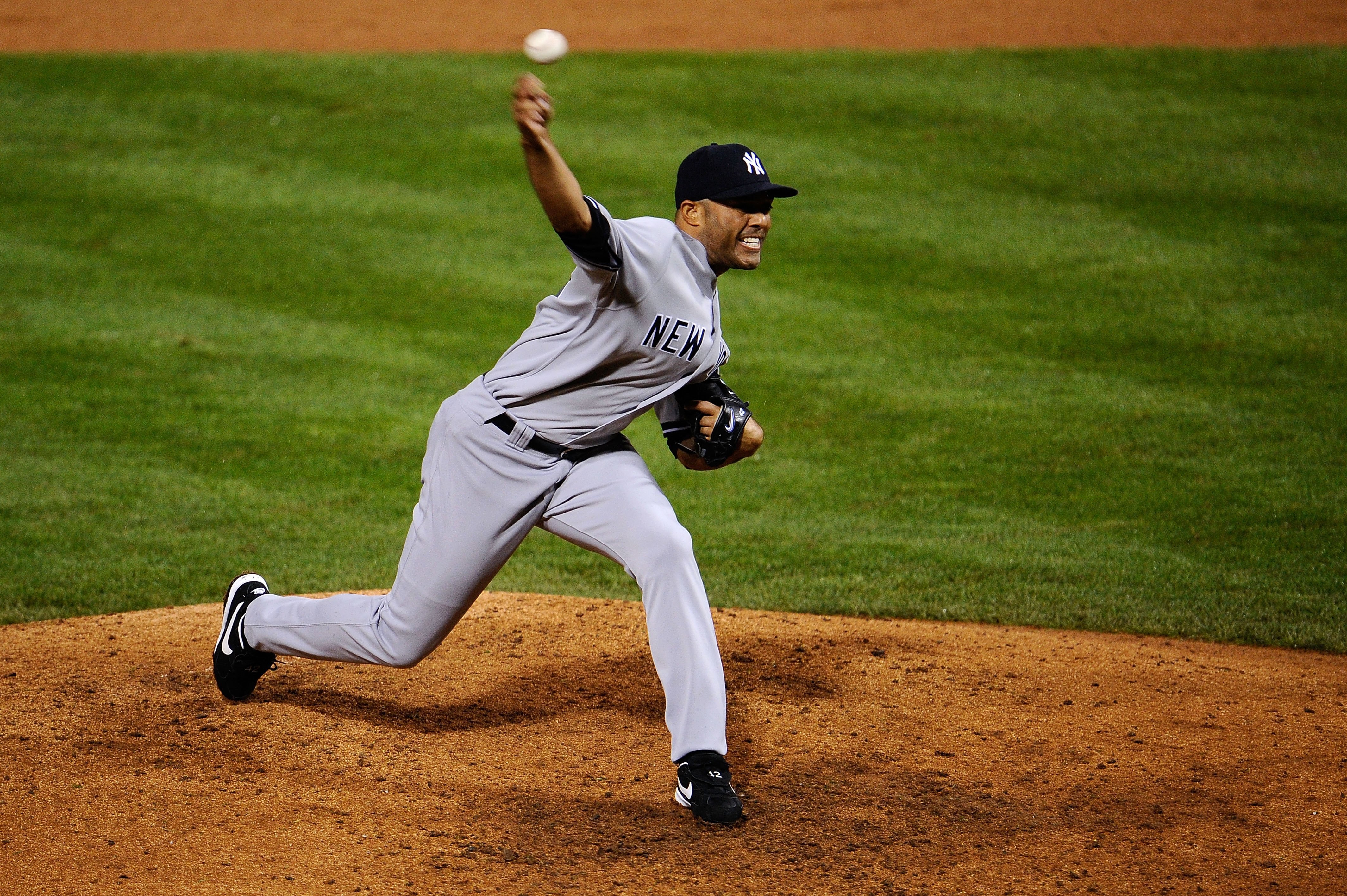 PHILADELPHIA - OCTOBER 31:  Mariano Rivera #42 of the New York Yankees pitches against the Philadelphia Phillies in Game Three of the 2009 MLB World Series at Citizens Bank Park on October 31, 2009 in Philadelphia, Pennsylvania.  (Photo by Jeff Zelevansky