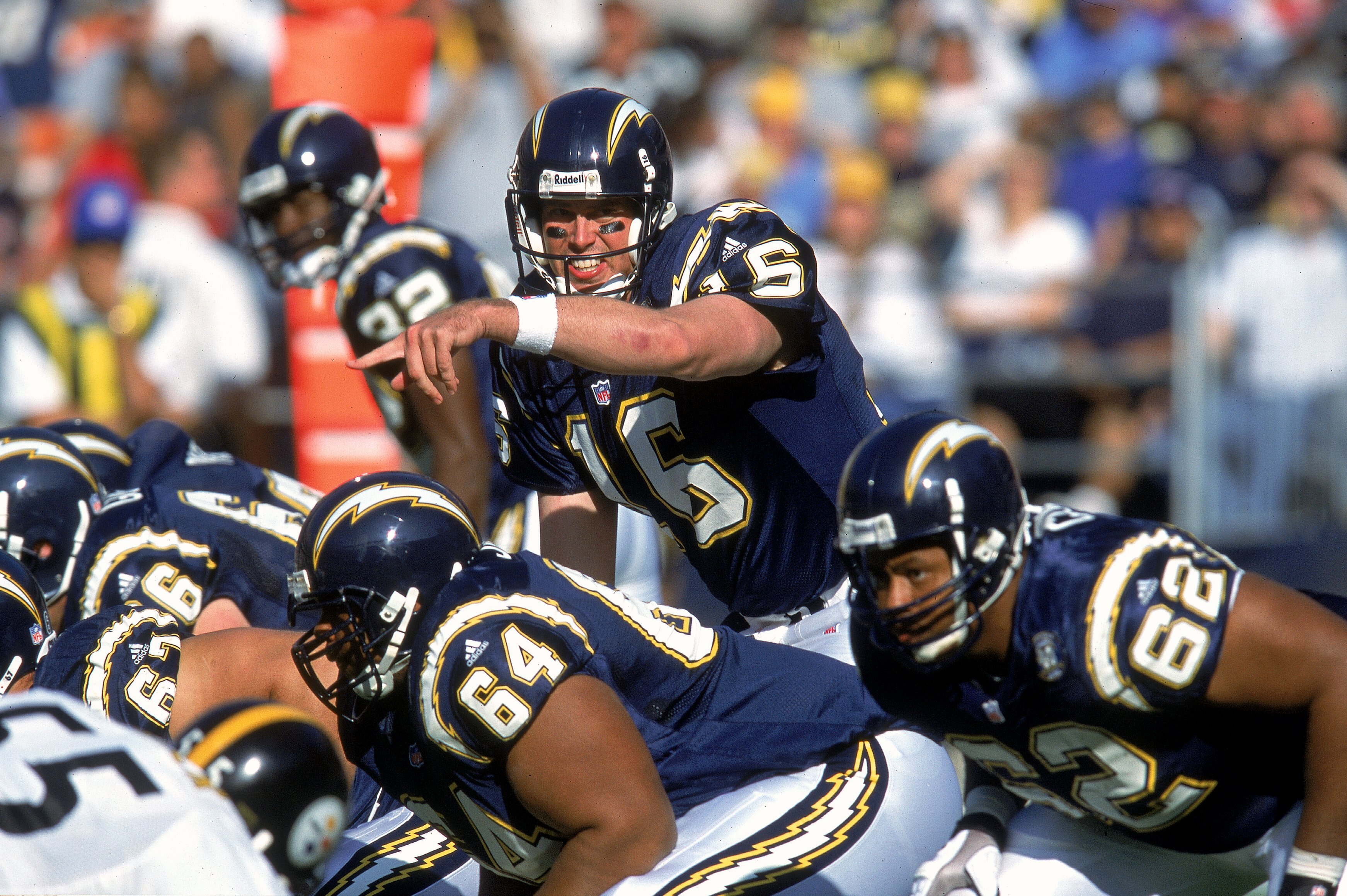 24 Dec 2000:  Quarterback Ryan Leaf #16 of the San Diego Chargers points down the line of scrimmage as teammates Ben Coelman #62 gets ready for the snap during the game against the Pittsburgh Steelers at Qualcomm Stadium in San Diego, California. The Stee