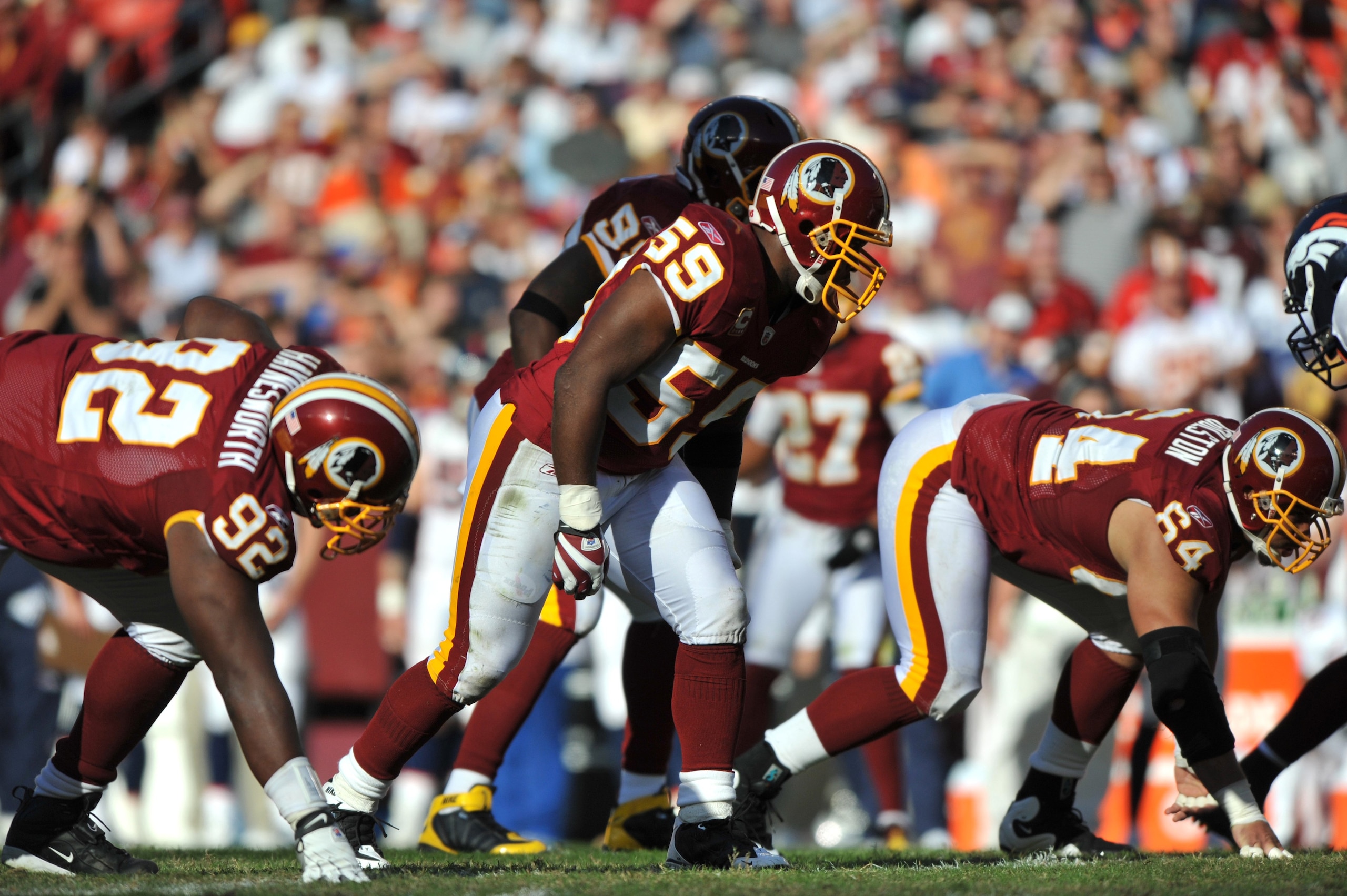 LANDOVER, MD - NOVEMBER 15:  London Fletcher #59 of the Washington Redskins defends against the Denver Broncos at FedExField on November 15, 2009 in Landover, Maryland. The Redskins won 27-17. (Photo by Larry French/Getty Images)