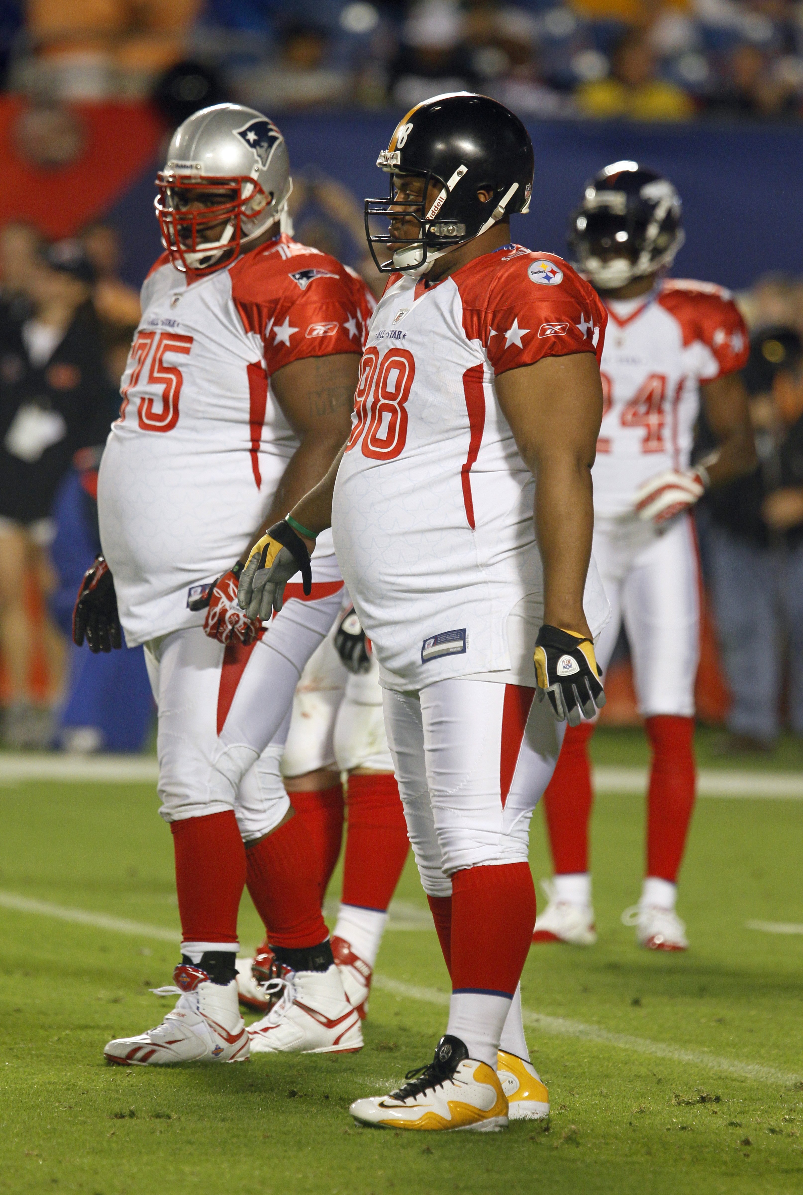 MIAMI GARDENS, FL - JANUARY 31:  Casey Hampton #98 of the AFC's Pittsburgh Steelers looks on during the 2010 AFC-NFC Pro Bowl game at Sun Life Stadium on January 31, 2010 in Miami Gardens, Florida. The AFC defeated the NFC 41-34. (Photo by Scott Halleran/