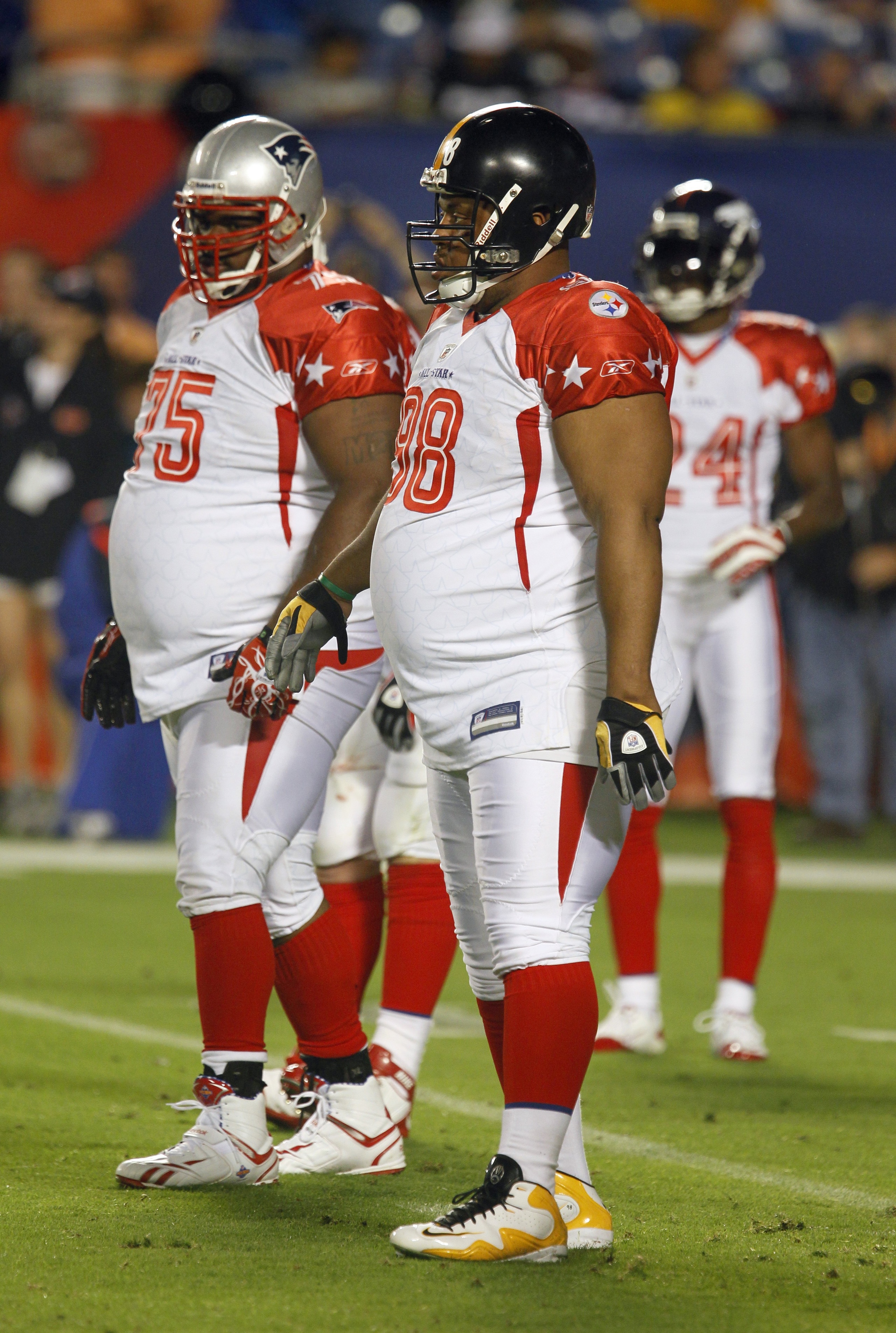 MIAMI GARDENS, FL - JANUARY 31:  Casey Hampton #98 of the AFC's Pittsburgh Steelers looks on during the 2010 AFC-NFC Pro Bowl game at Sun Life Stadium on January 31, 2010 in Miami Gardens, Florida. The AFC defeated the NFC 41-34. (Photo by Scott Halleran/