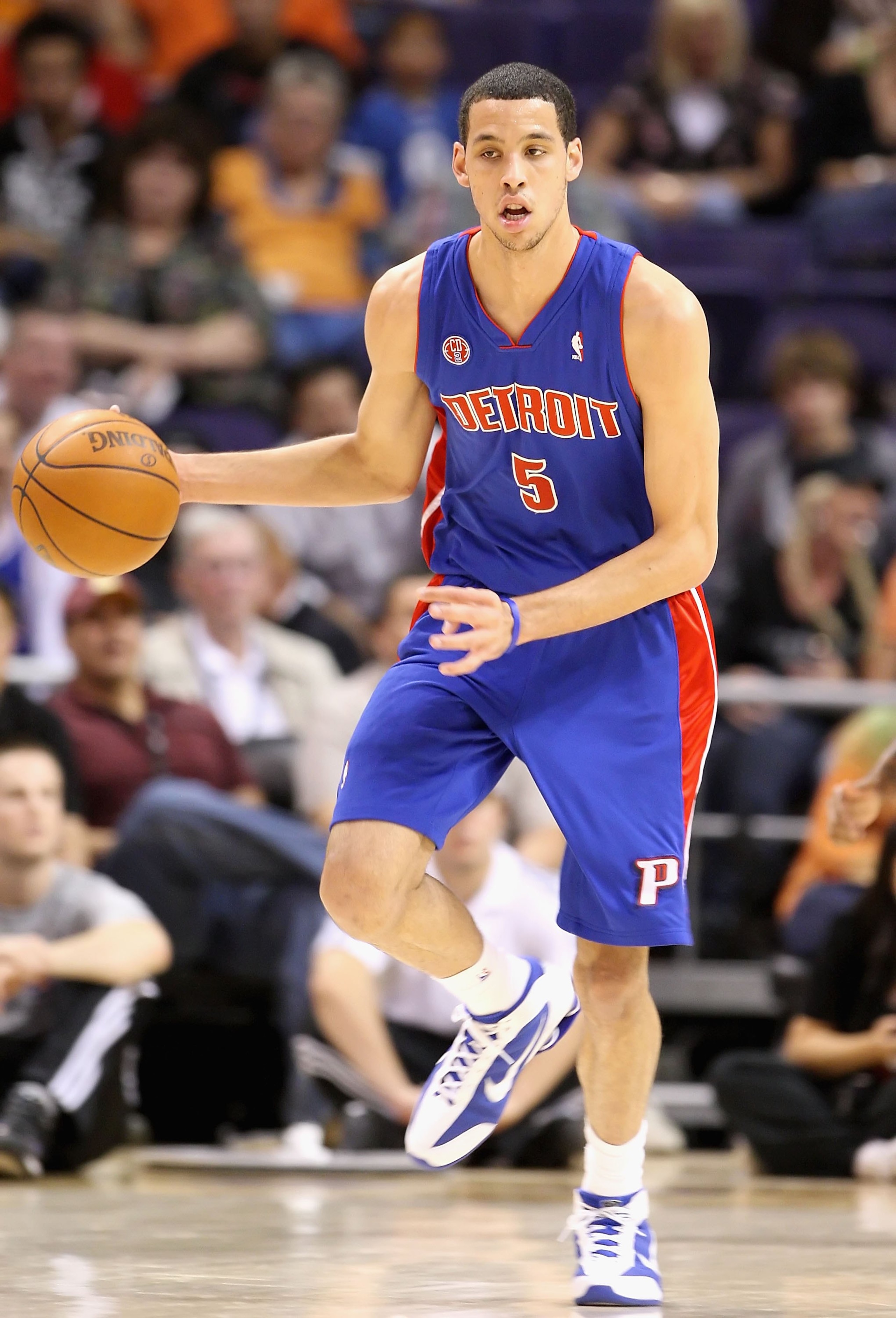 PHOENIX - NOVEMBER 22:  Austin Daye #5 of the Detroit Pistons handles the ball during the NBA game against the Phoenix Suns at US Airways Center on November 22, 2009 in Phoenix, Arizona. The Suns defeated the Pistons 117-91.  NOTE TO USER: User expressly 
