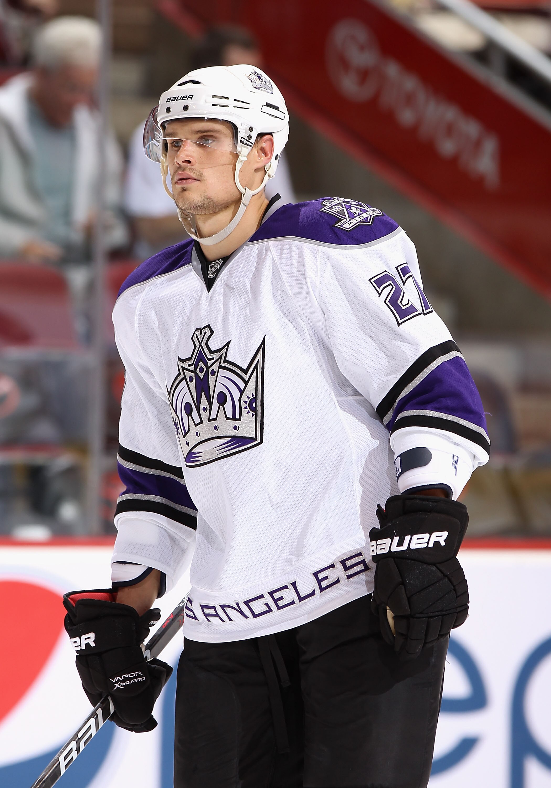 GLENDALE, AZ - SEPTEMBER 23:  Alexei Ponikarovsky #27 of the Los Angeles Kings during the preseason NHL game against the Phoenix Coyotes at Jobing.com Arena on September 23, 2010 in Glendale, Arizona. The Coyotes defeated the Kings 2-1 in overtime.  (Phot