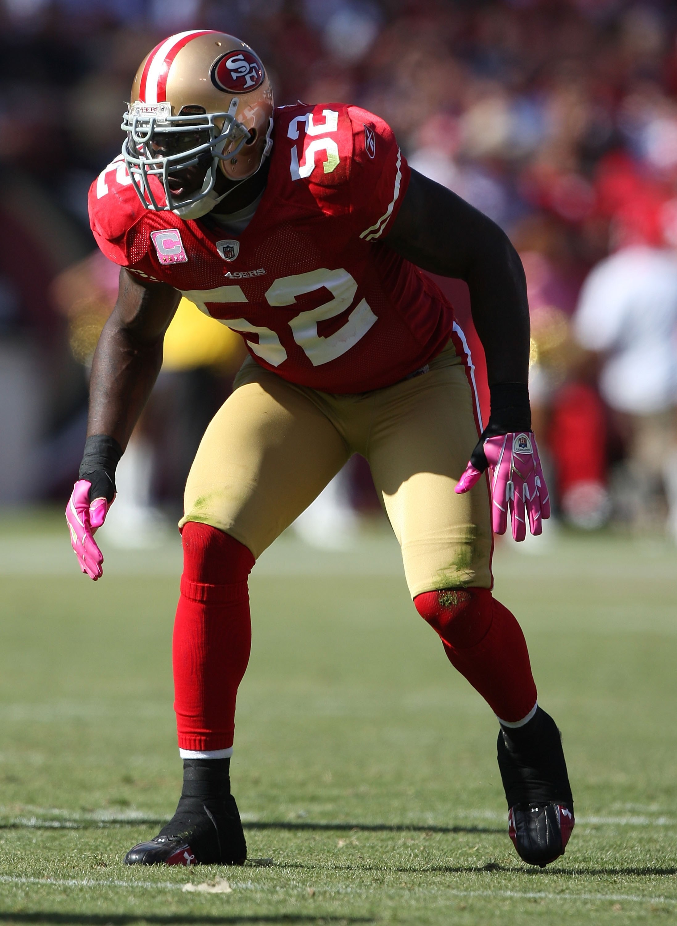 SAN FRANCISCO - OCTOBER 04:  Patrick Willis #52 of the San Francisco 49ers in action against the St. Louis Rams during an NFL game on October 4, 2009 at Candlestick Park in San Francisco, California.  (Photo by Jed Jacobsohn/Getty Images)