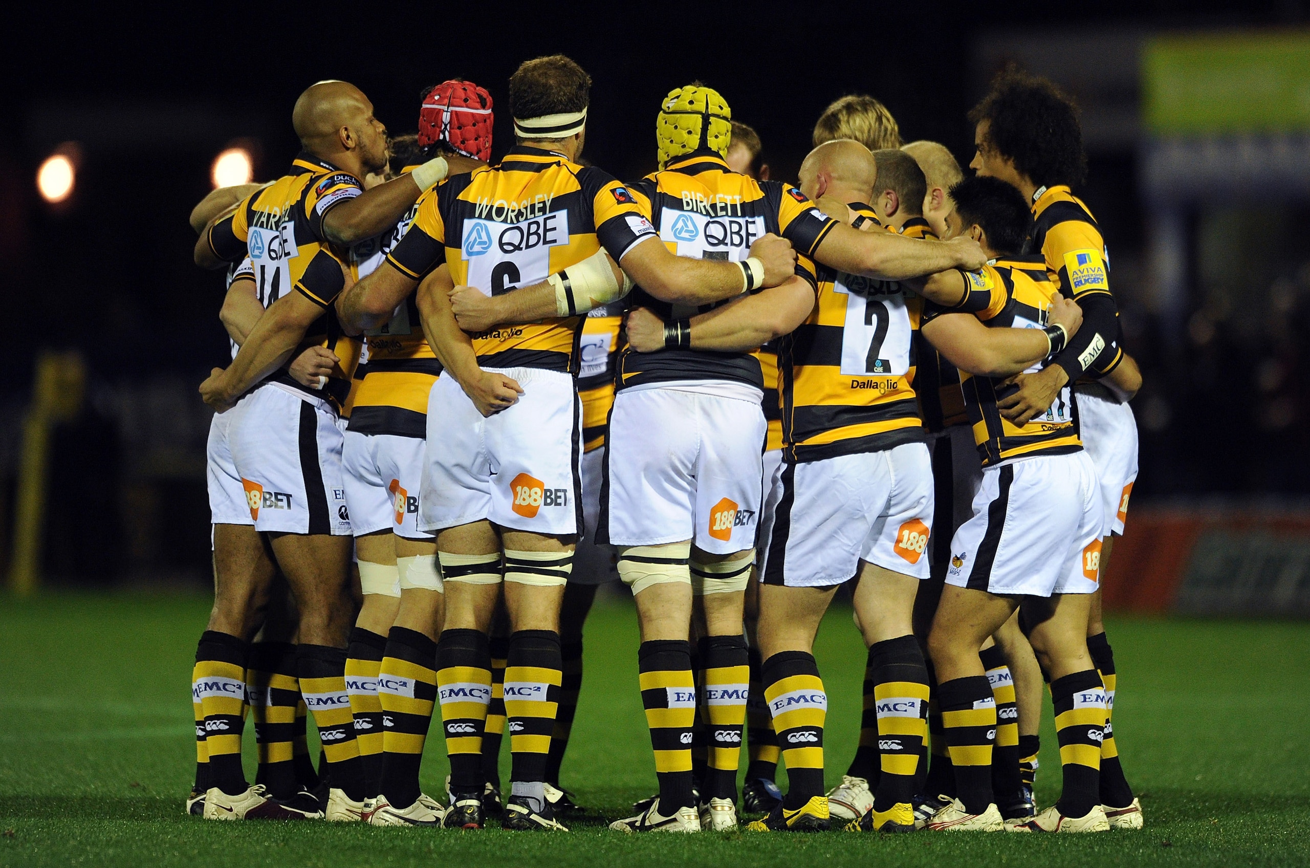 STOCKPORT, ENGLAND - OCTOBER 01:  London Wasps huddle together prior to the AVIVA Premiership match between Sale Sharks and London Wasps at Edgeley Park on October 1, 2010 in Stockport, England.  (Photo by Chris Brunskill/Getty Images)