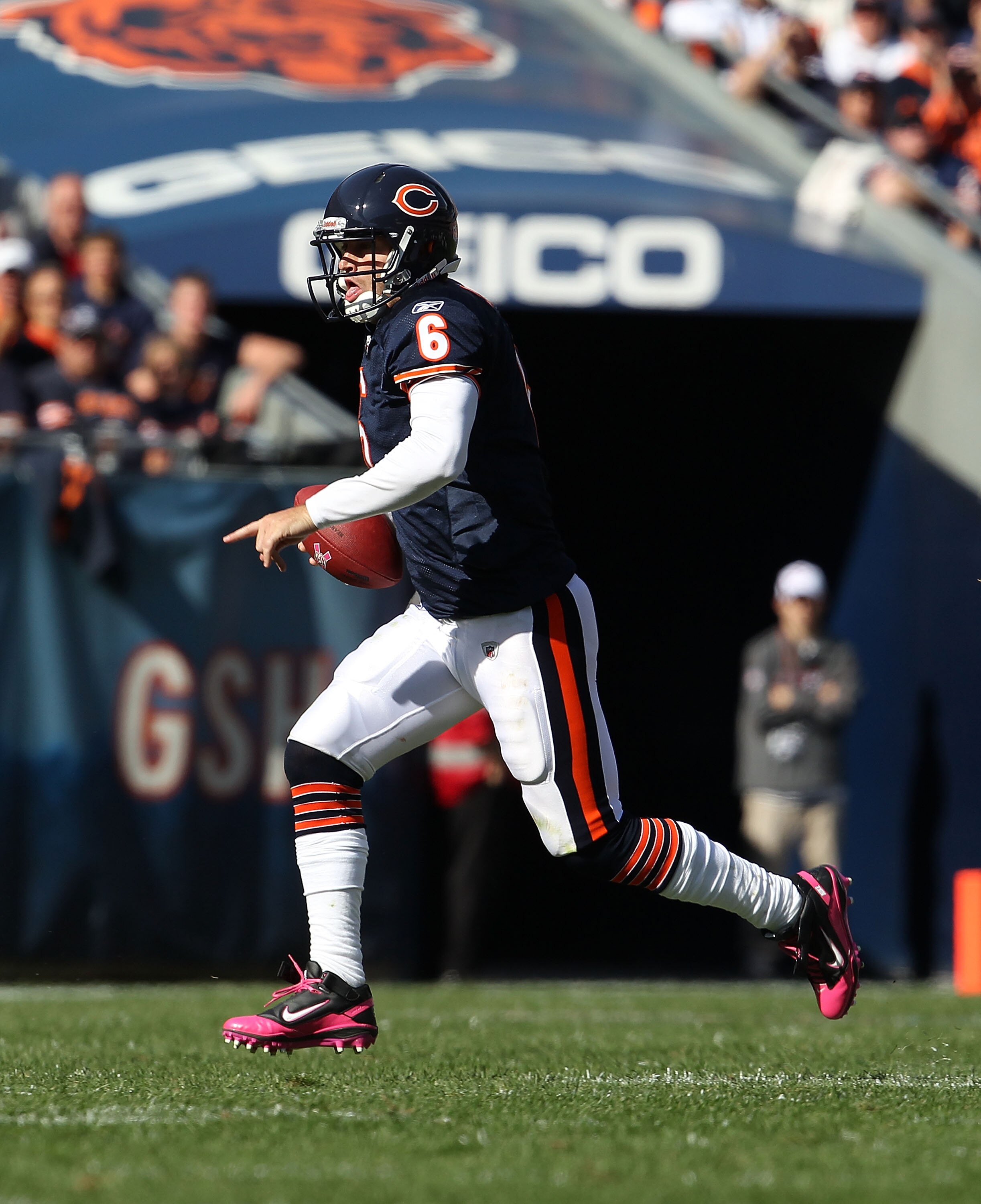 CHICAGO - OCTOBER 17: Jay Cutler #6 of the Chicago Bears runs for a first down against the Seattle Seahawks at Soldier Field on October 17, 2010 in Chicago, Illinois. The Seahawks defeated the Bears 23-20. (Photo by Jonathan Daniel/Getty Images) CHICAGO - OCTOBER 17: Jay Cutler #6 of the Chicago Bears runs for a first down against the Seattle Seahawks at Soldier Field on October 17, 2010 in Chicago, Illinois. The Seahawks defeated the Bears 23-20. (Photo by Jonathan Daniel/Getty Images)