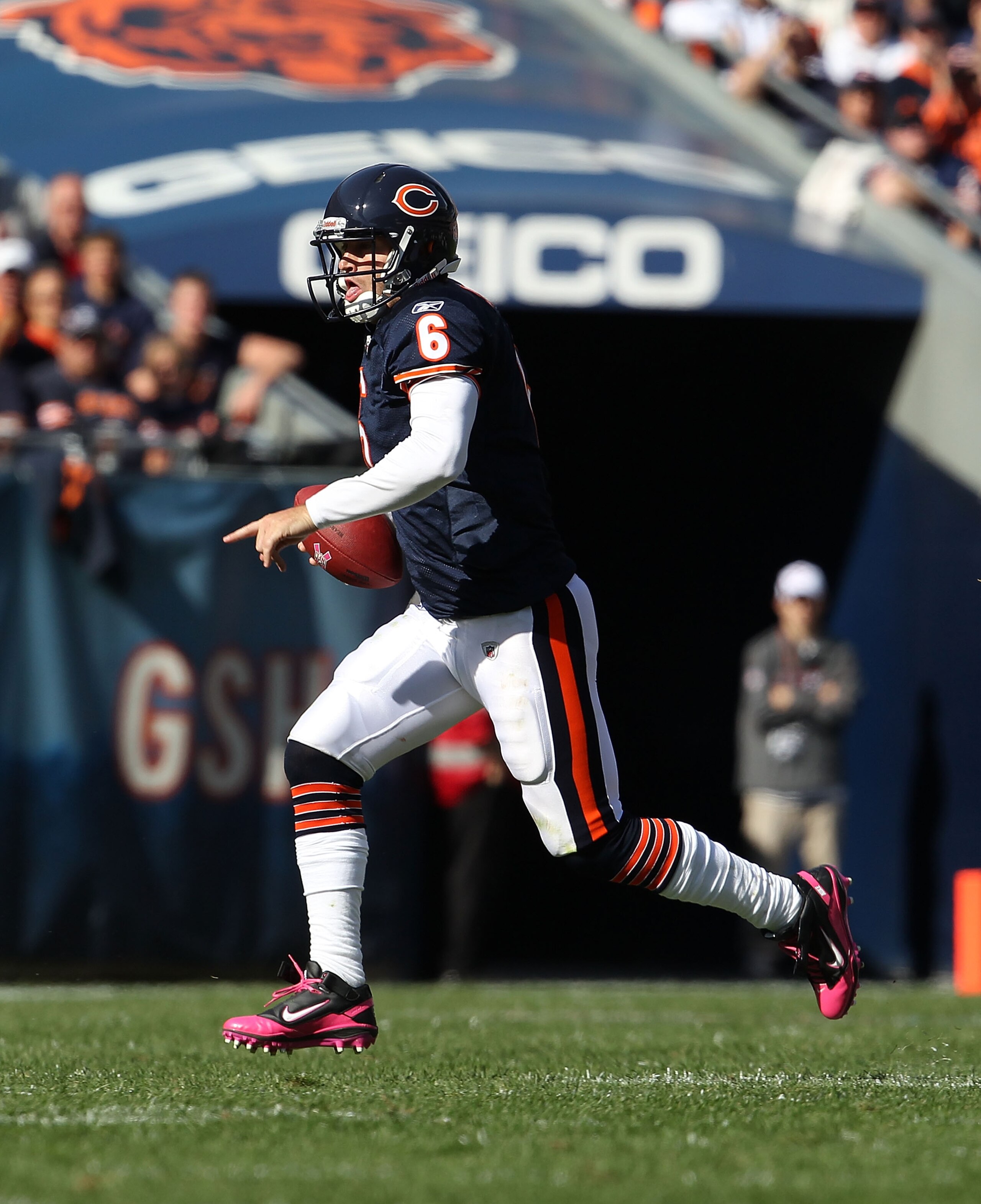 CHICAGO - OCTOBER 17: Jay Cutler #6 of the Chicago Bears runs for a first down against the Seattle Seahawks at Soldier Field on October 17, 2010 in Chicago, Illinois. The Seahawks defeated the Bears 23-20. (Photo by Jonathan Daniel/Getty Images)