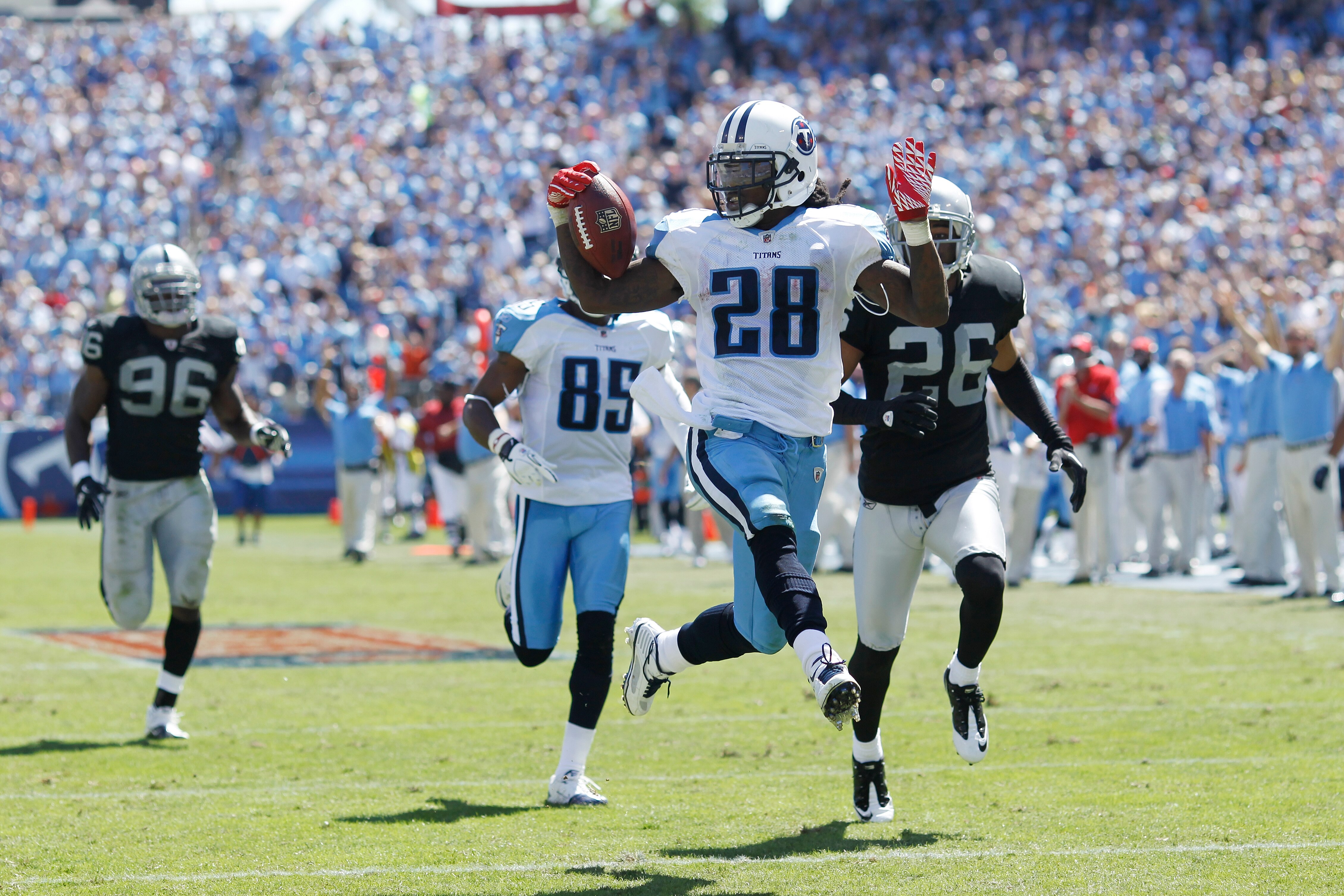 NASHVILLE - SEPTEMBER 12: Chris Johnson #28 of the Tennessee Titans runs into the end zone for a 76-yard touchdown in the first half of the NFL season opener against the Oakland Raiders at LP Field on September 12, 2010 in Nashville, Tennessee. (Photo by