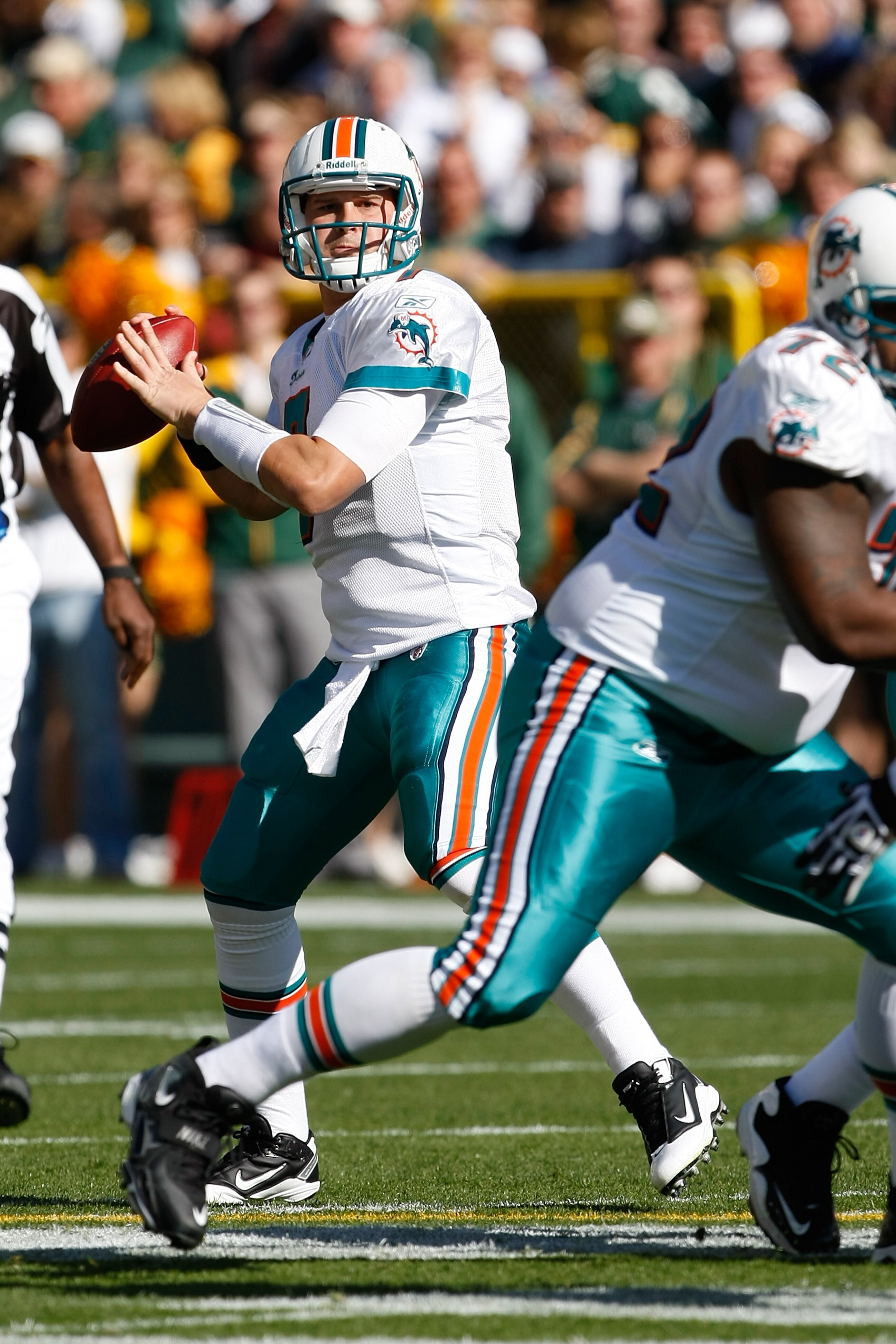 GREEN BAY, WI - OCTOBER 17: Chad Henne #7 of the Miami Dolphins passes against the Green Bay Packers at Lambeau Field on October 17, 2010 in Green Bay, Wisconsin. (Photo by Scott Boehm/Getty Images)