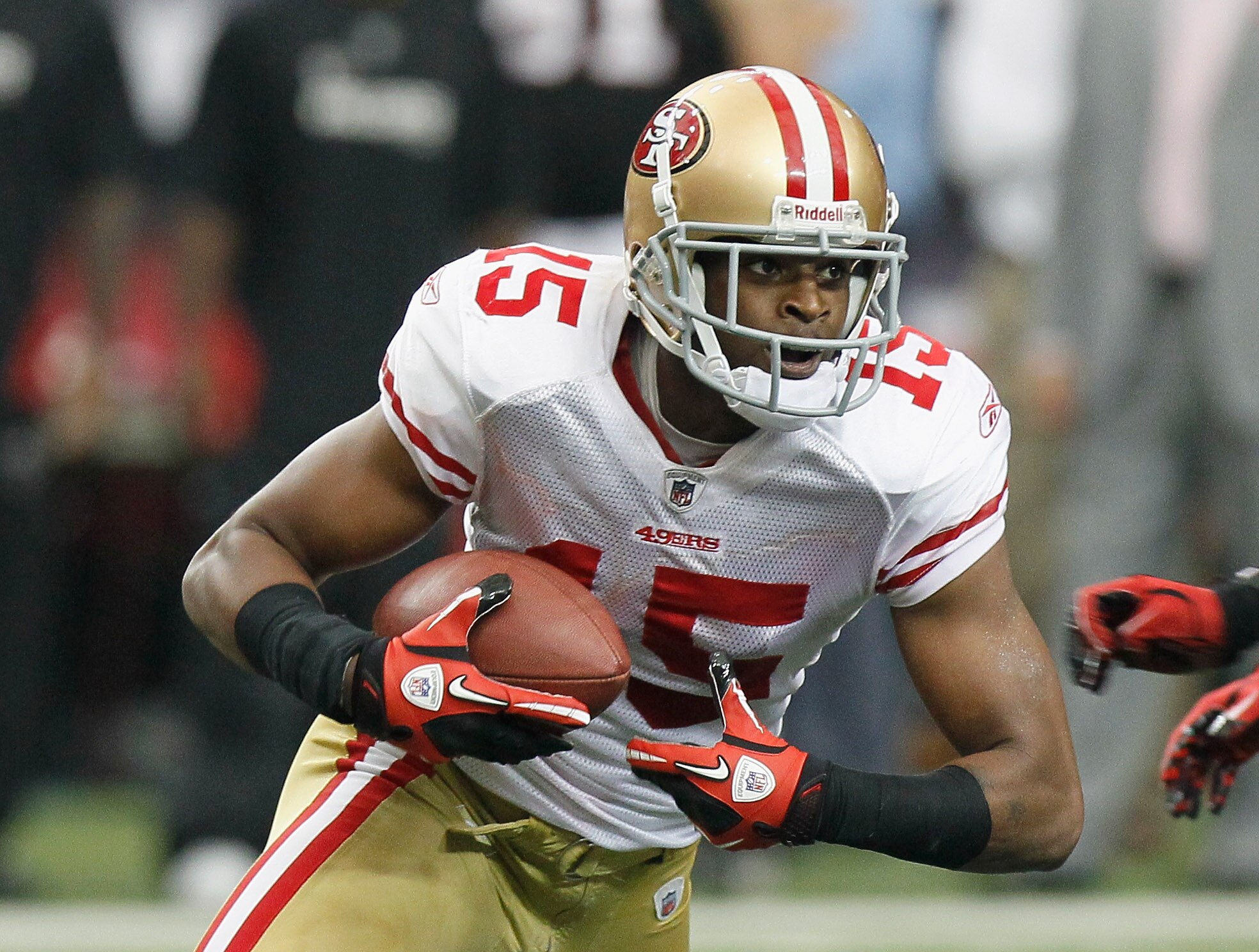 ATLANTA - OCTOBER 03:  Michael Crabtree #15 of the San Francisco 49ers against the Atlanta Falcons at Georgia Dome on October 3, 2010 in Atlanta, Georgia.  (Photo by Kevin C. Cox/Getty Images)