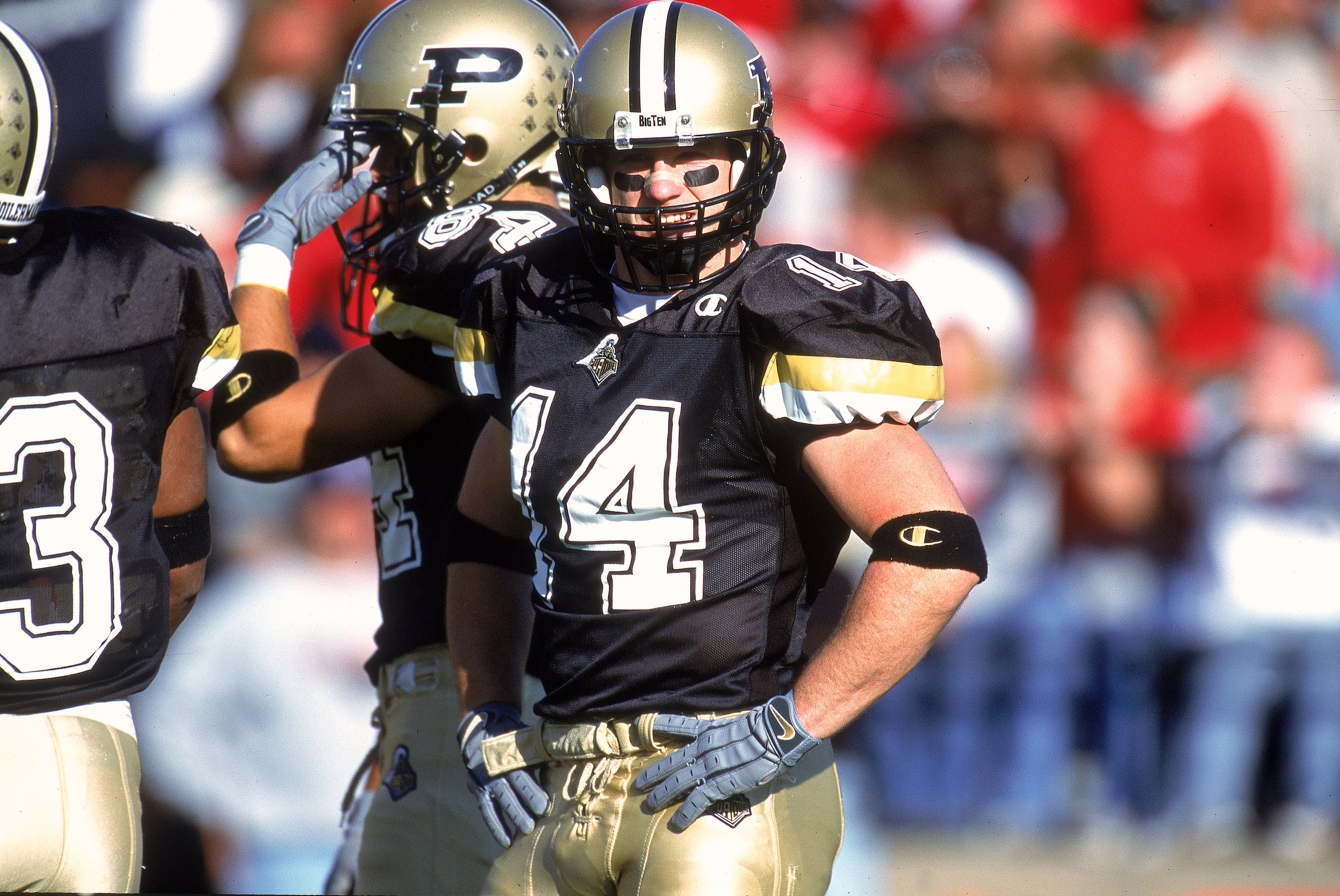 28 Oct 2000: Quarterback Vinny Sutherland #14 of the Purdue Boilermakers looks off the field during the game against the Ohio State Buckeyes at the Ross-Ade Stadium in Lafayette, Indiana. The Boilermakers defeated the Buckeyes 31-27.Mandatory Credit: Jona